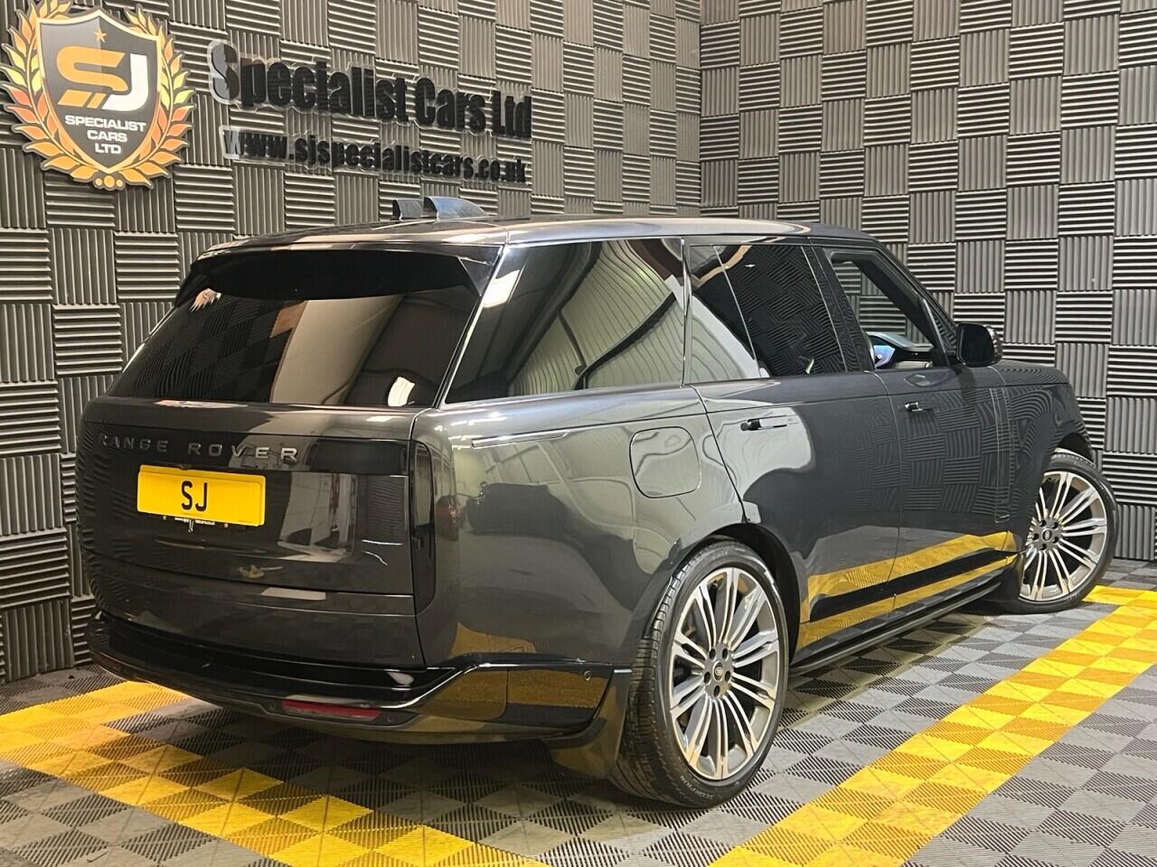 Land Rover Range Rover view 4