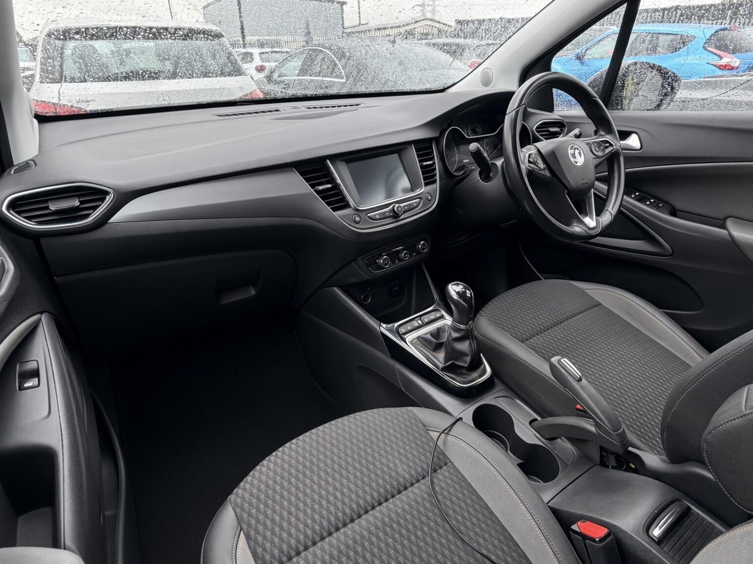 Vauxhall Crossland X view 6