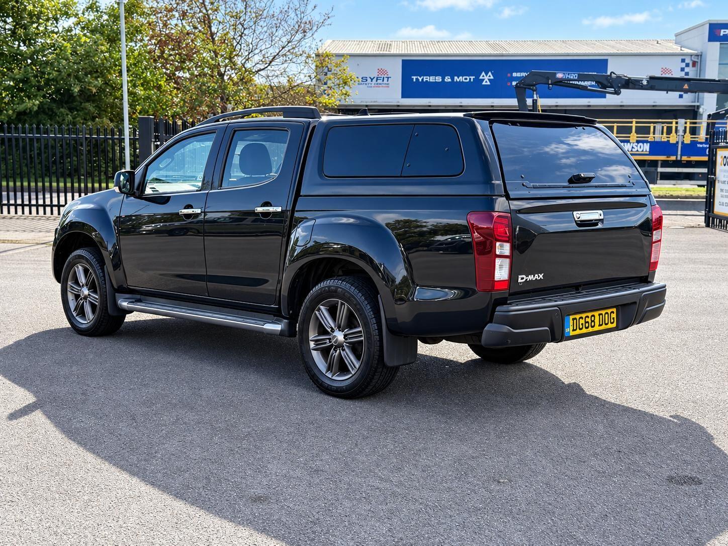 Isuzu D-Max view 8