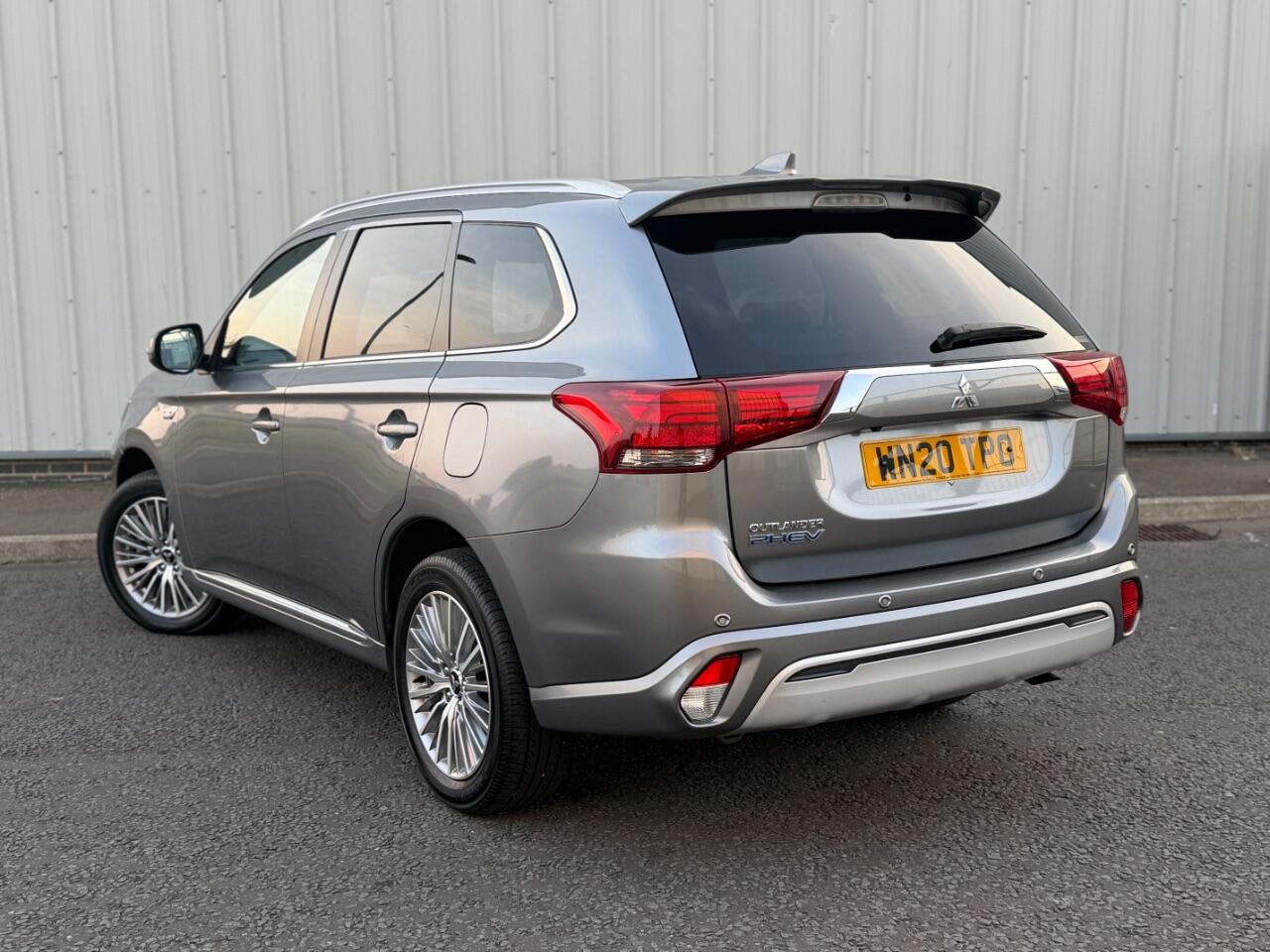 Mitsubishi Outlander view 6