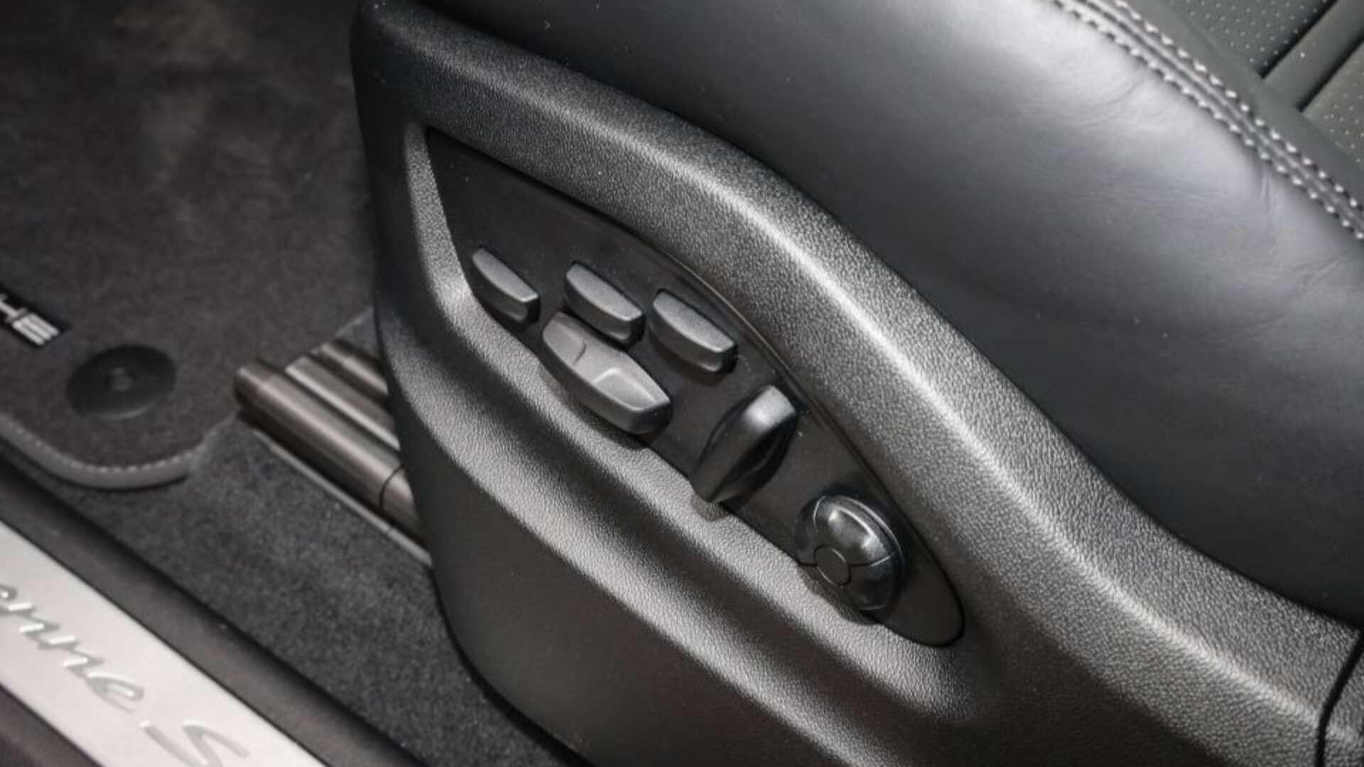 Porsche Cayenne view 21