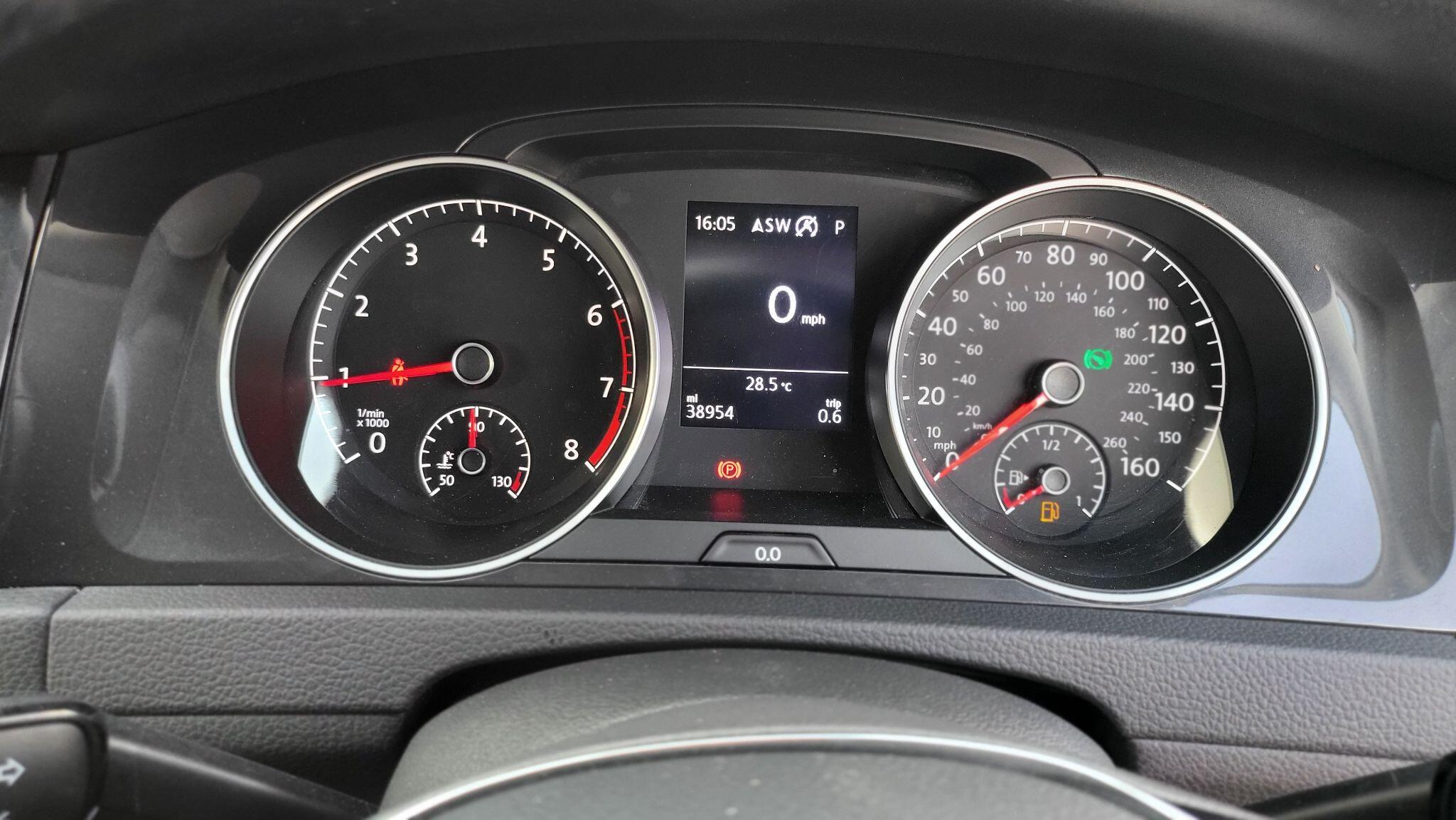 Volkswagen Golf view 26
