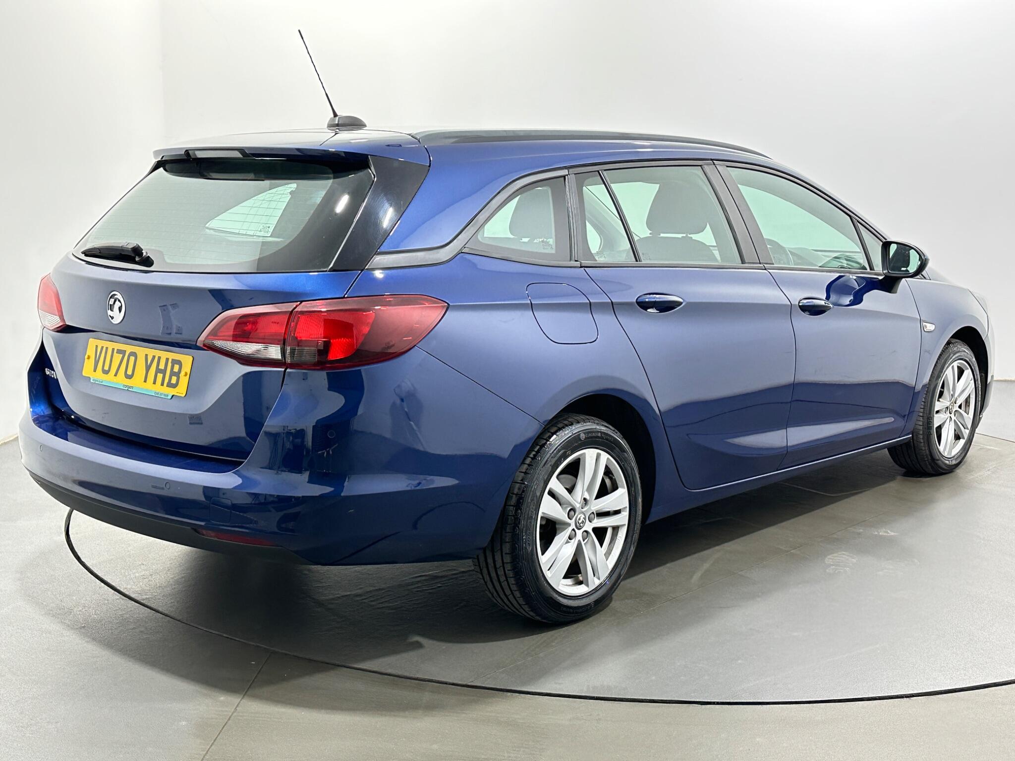 Vauxhall Astra view 8