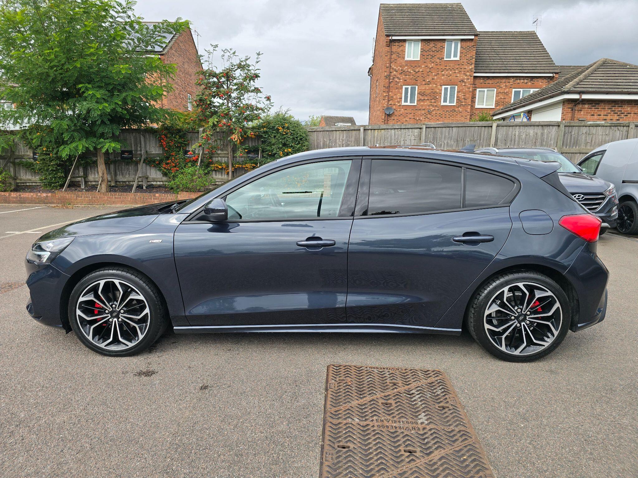 Ford Focus view 11