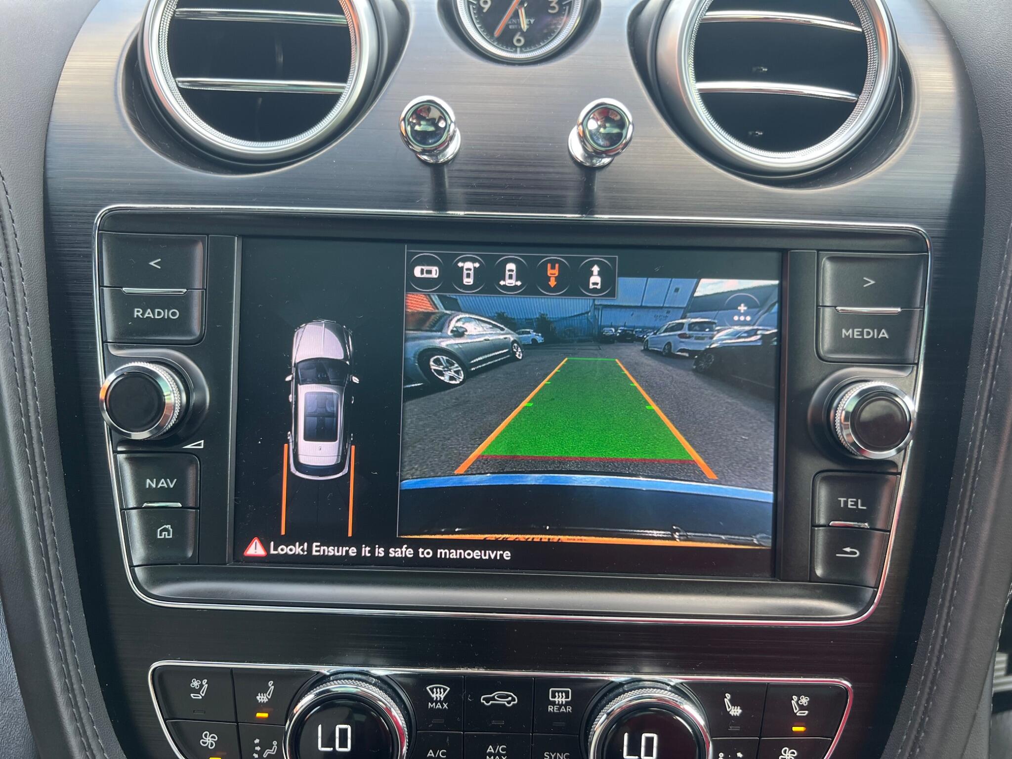 Bentley Bentayga view 58