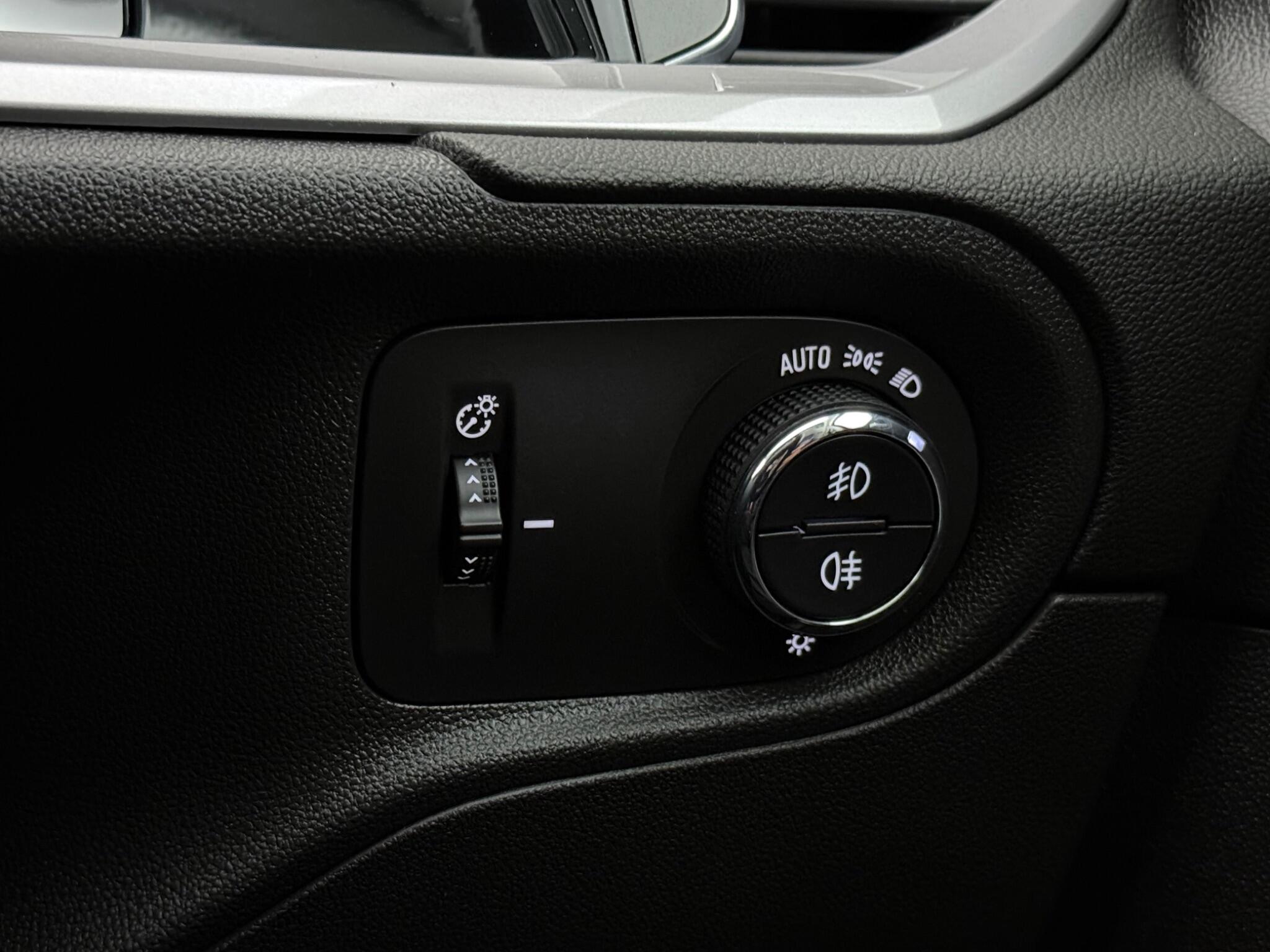 Vauxhall Grandland view 13