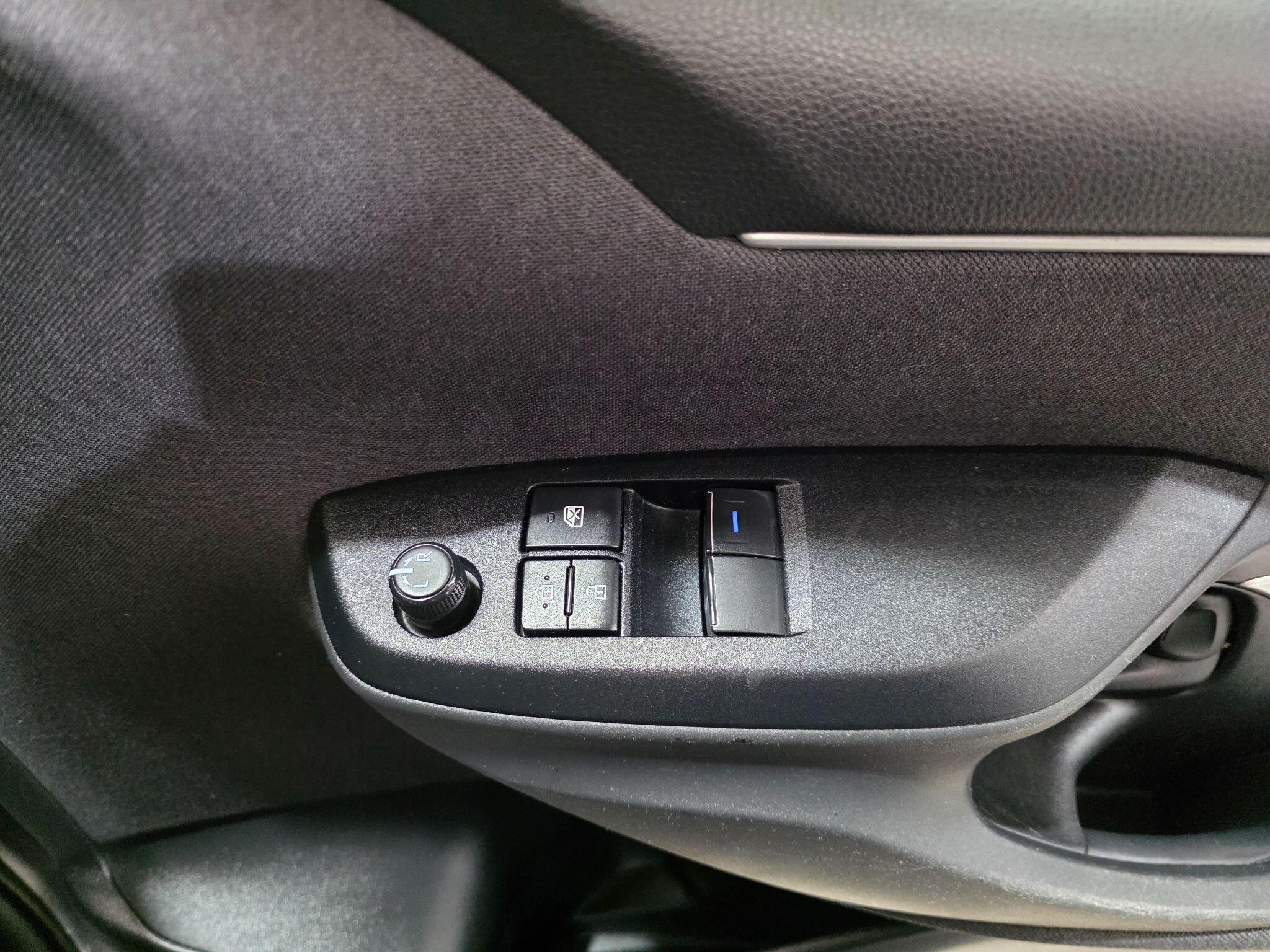 Toyota Yaris view 13