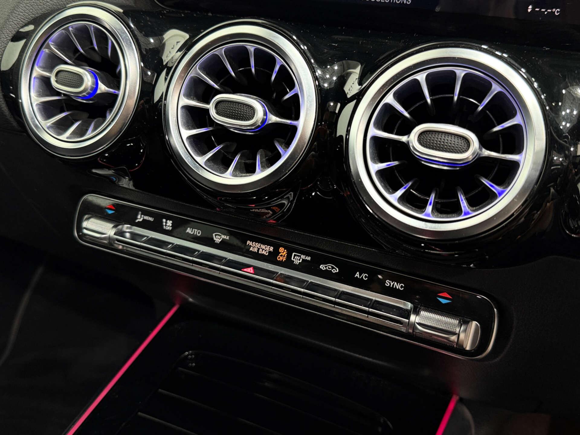 Mercedes-Benz Gla view 40
