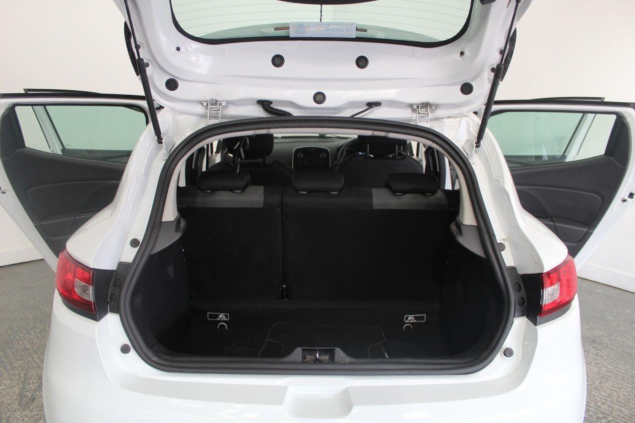 Renault Clio view 22