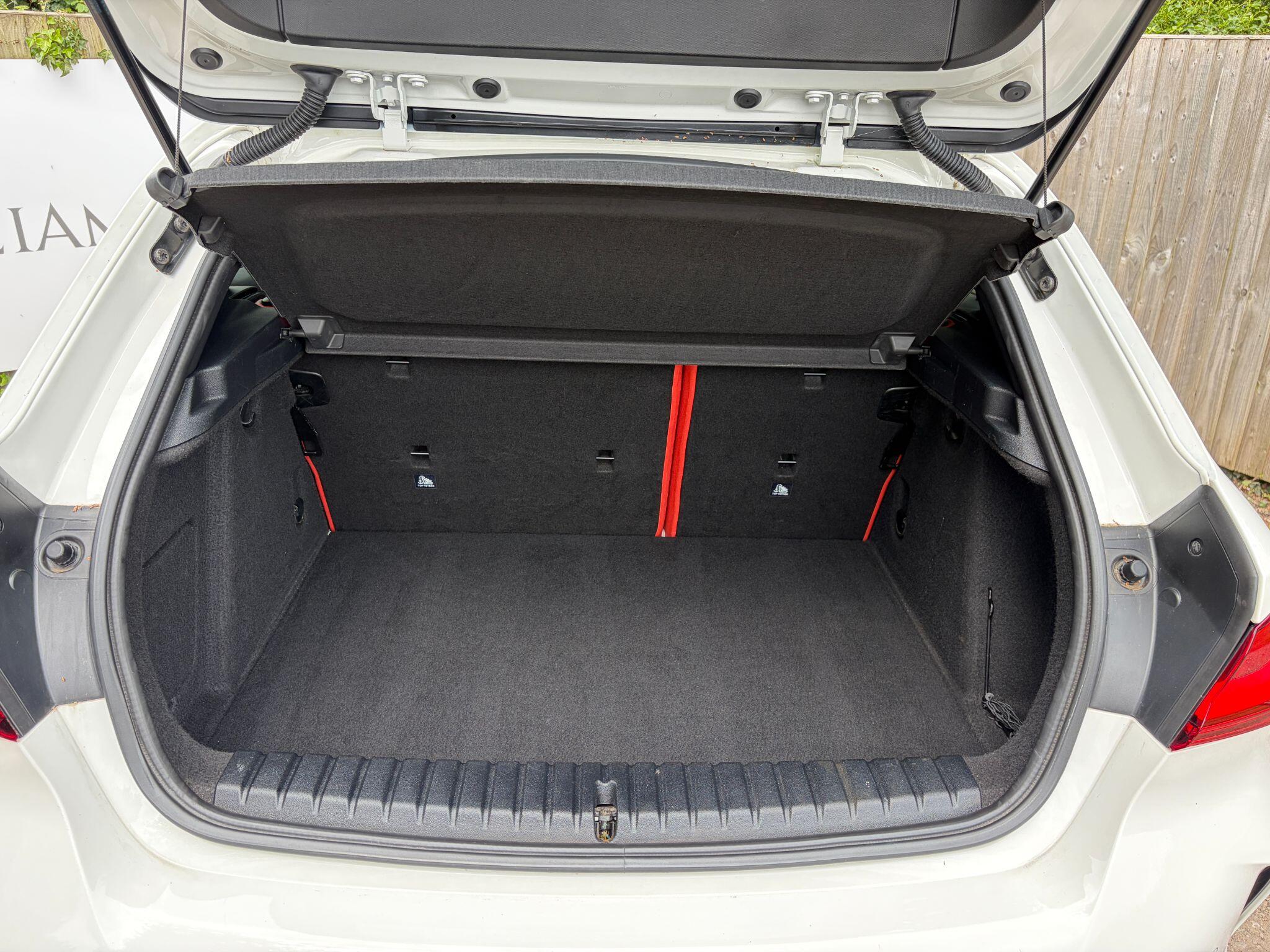 BMW 1 Series view 17
