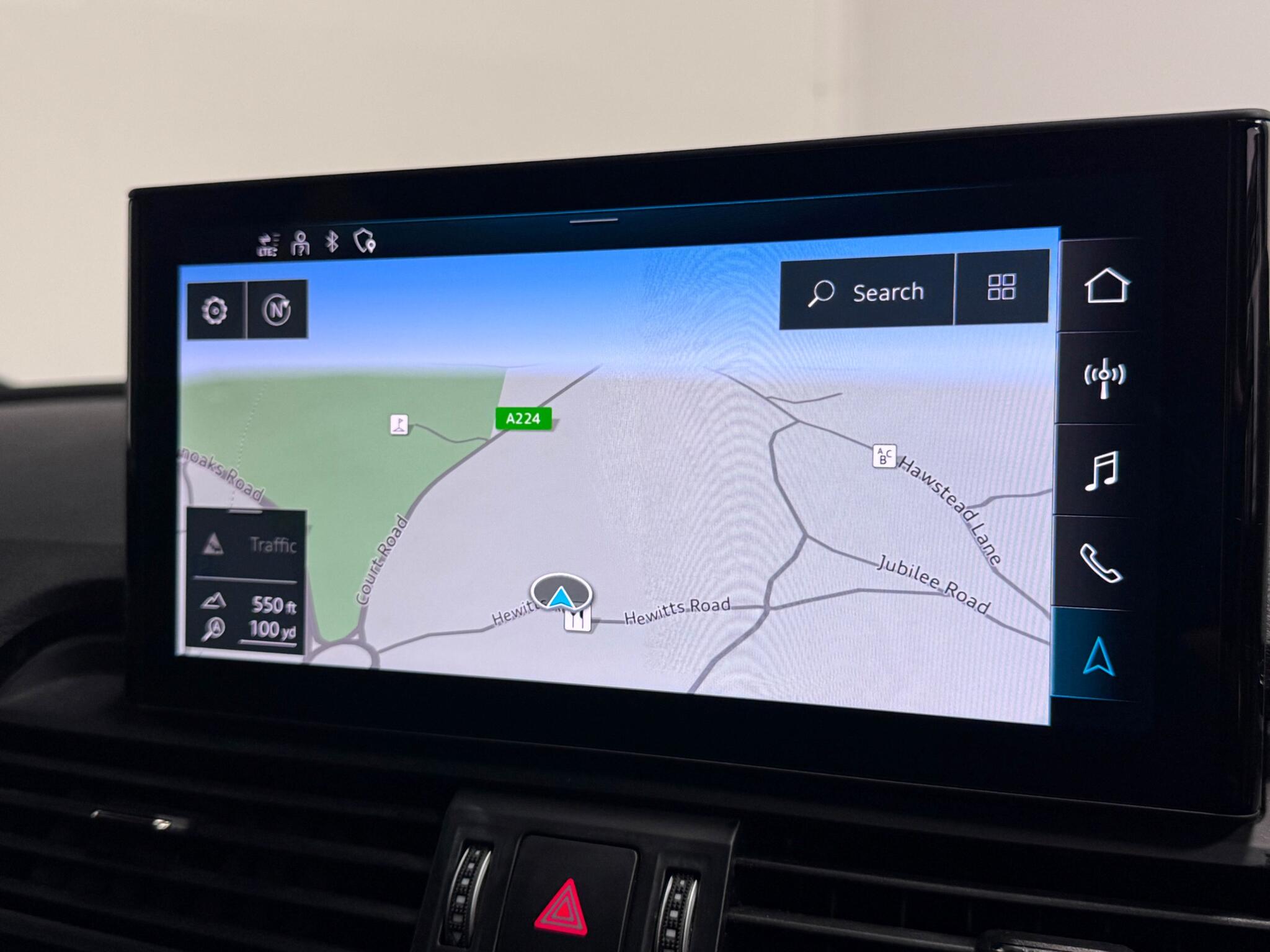 Audi Q5 view 11