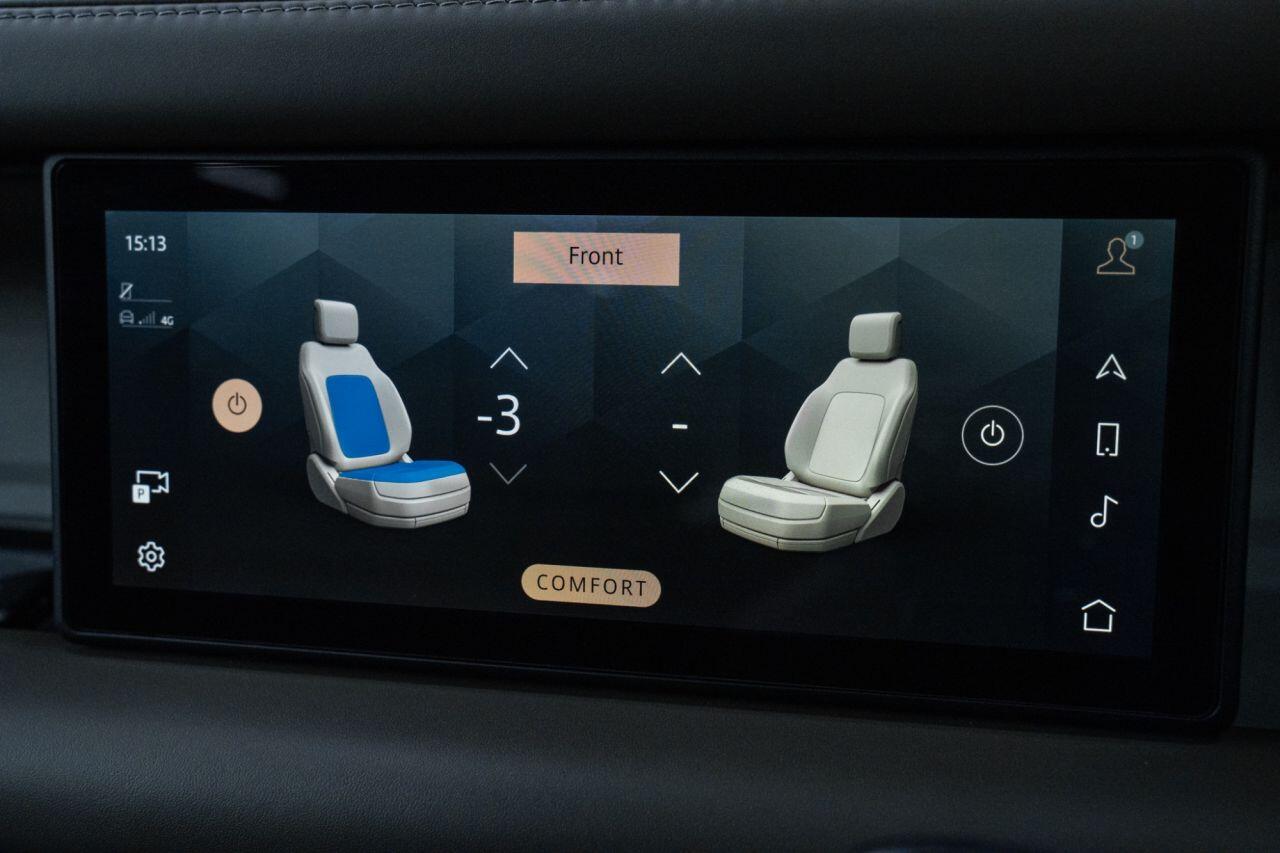 Land Rover Defender view 25