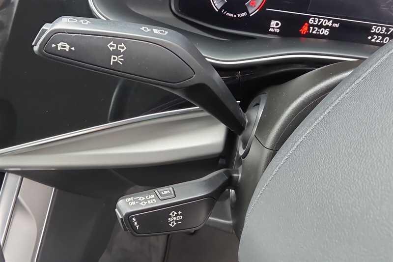 Audi Q7 view 33