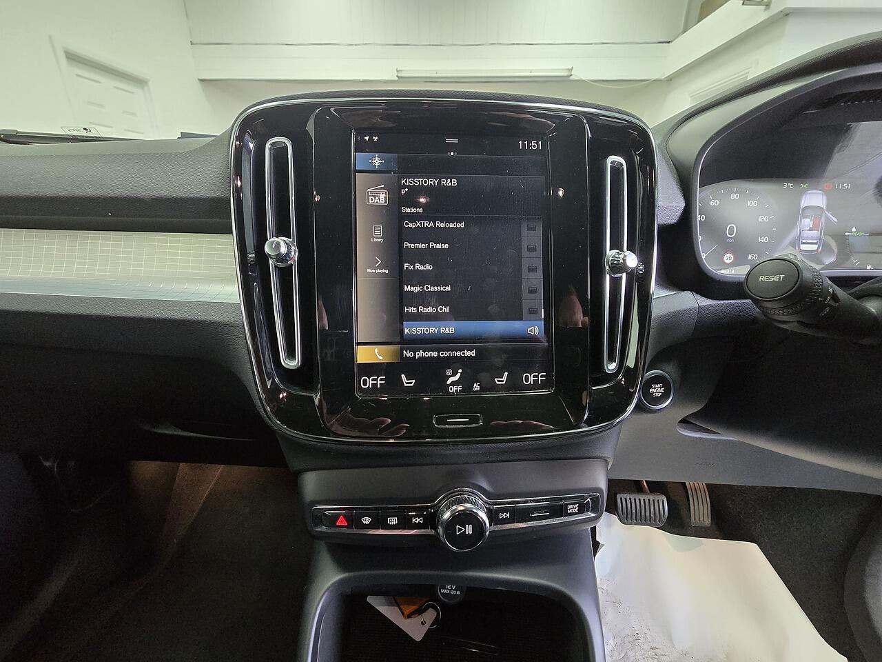 Volvo XC40 view 12
