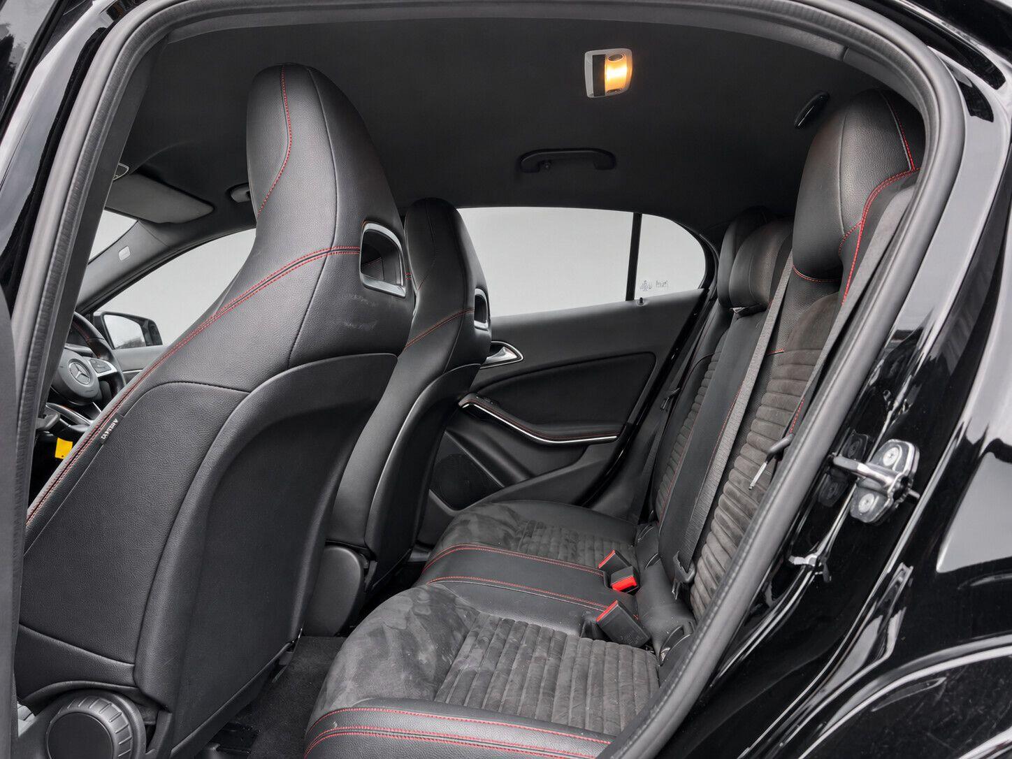 Mercedes-Benz Gla view 33