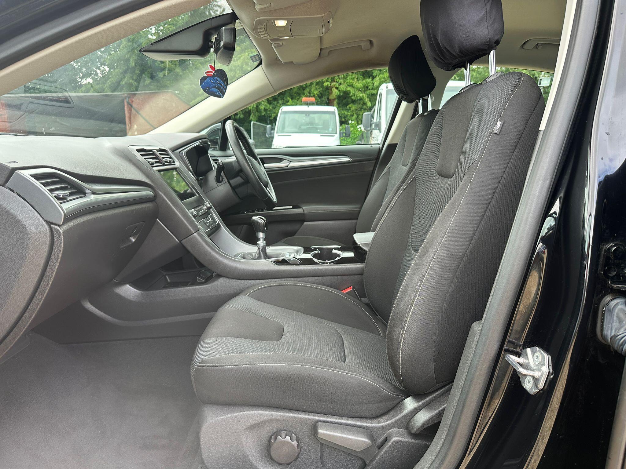 Ford Mondeo view 8