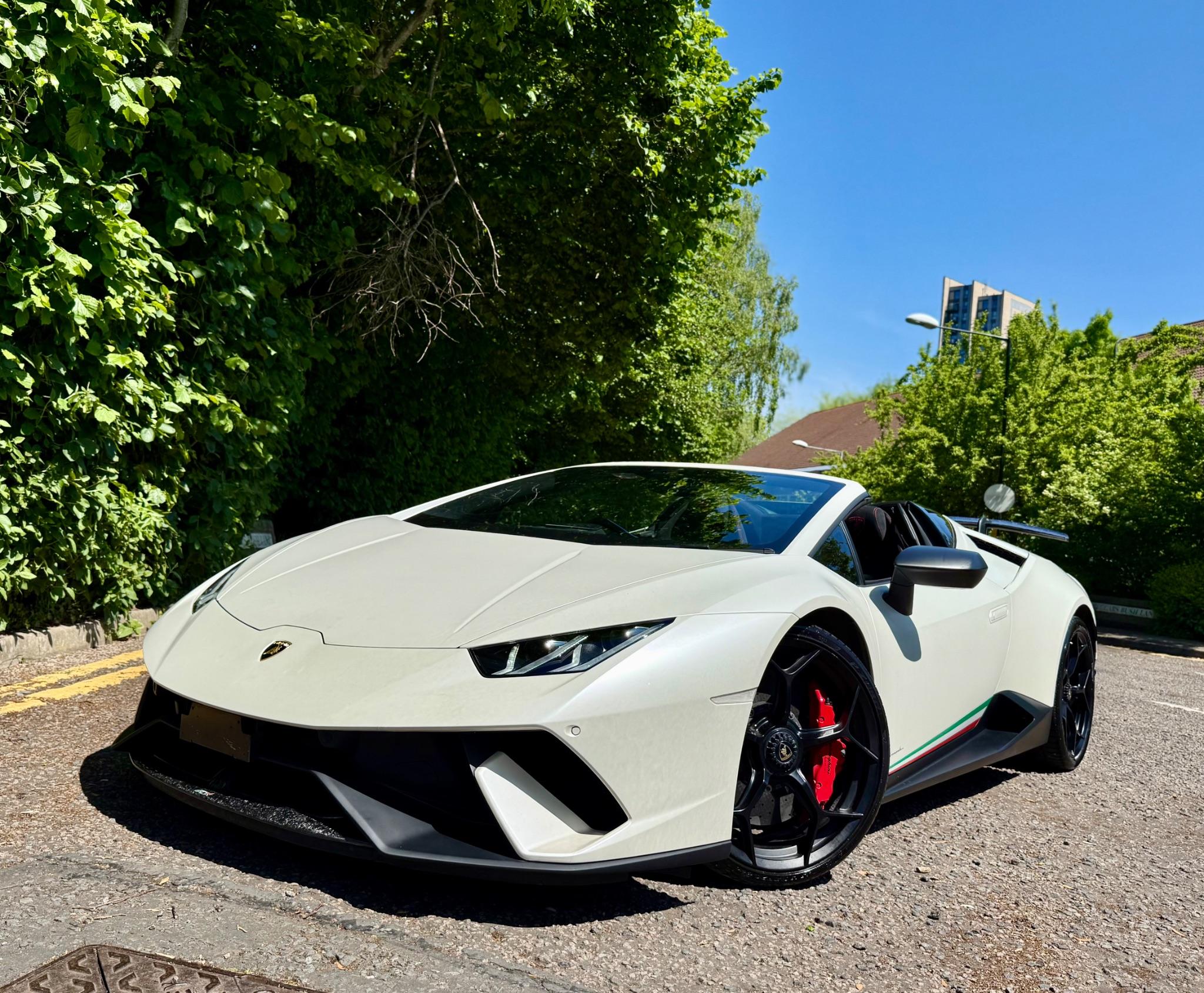 Lamborghini Huracan view 5