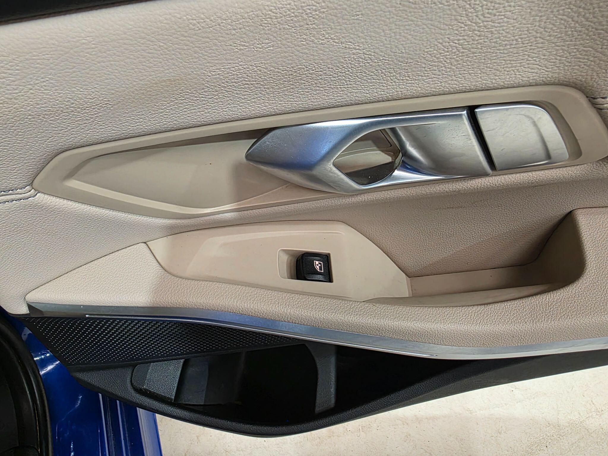 BMW 3 Series view 26