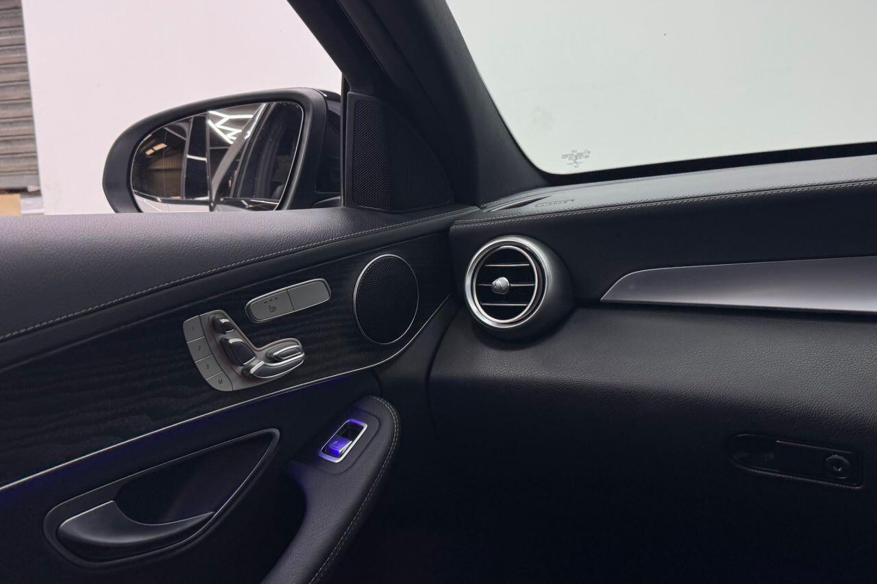 Mercedes-Benz C-Class view 58