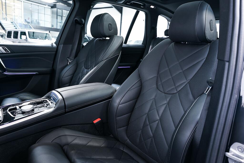 BMW X5 view 14