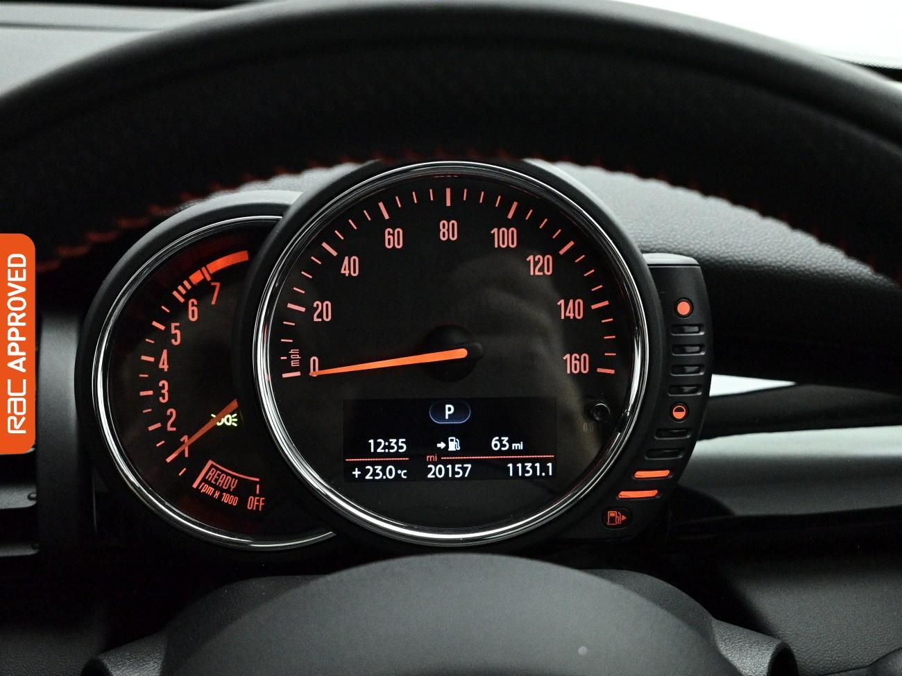 Mini Hatch view 11