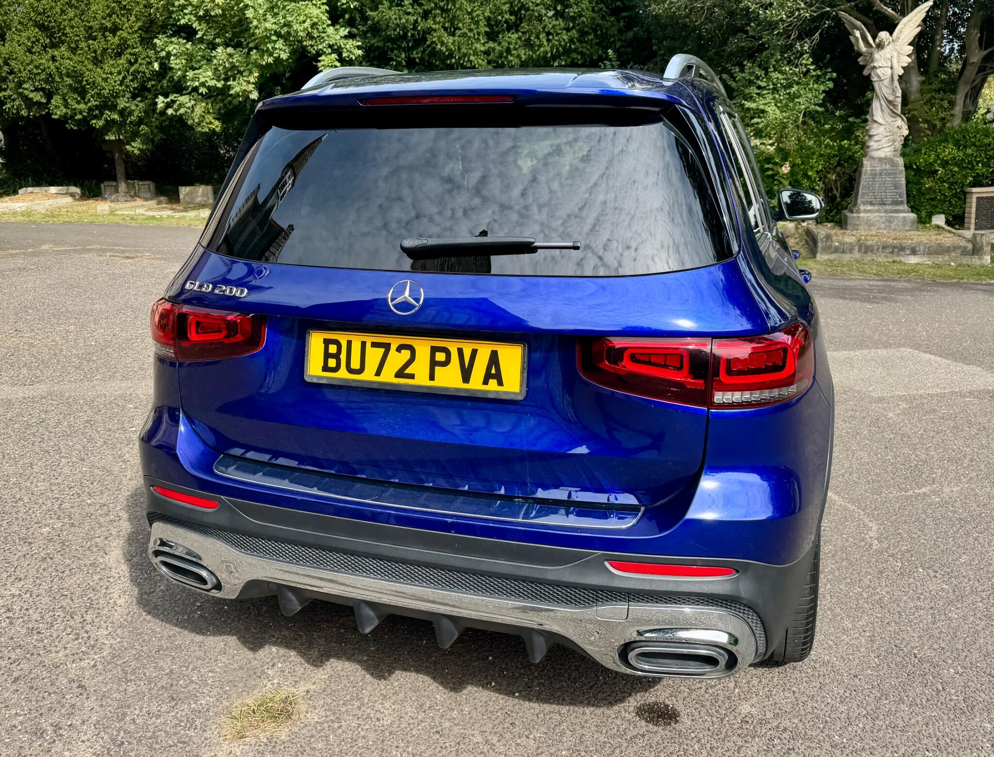 Mercedes-Benz GLB view 18