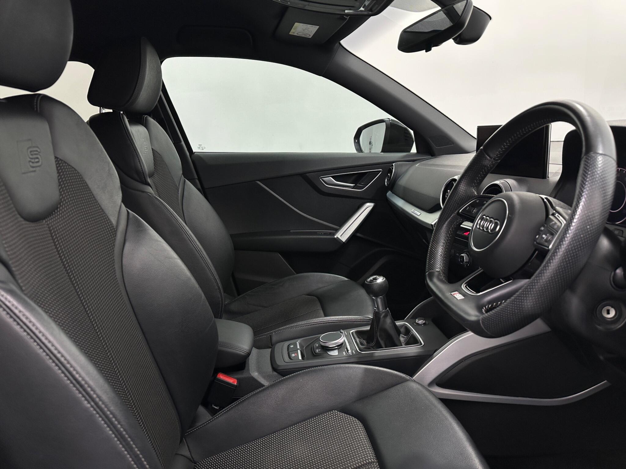 Audi Q2 view 32
