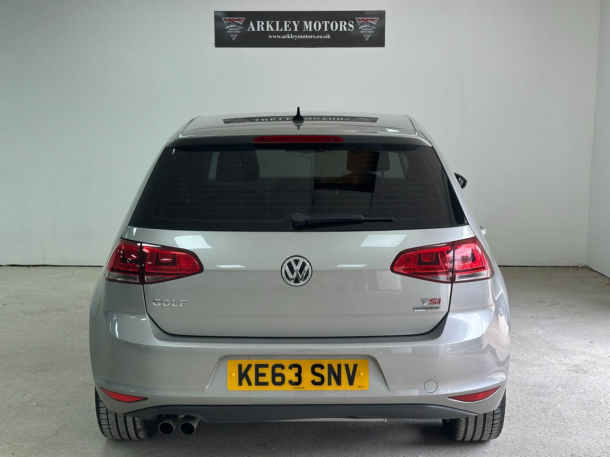 2014 Volkswagen Golf image 12