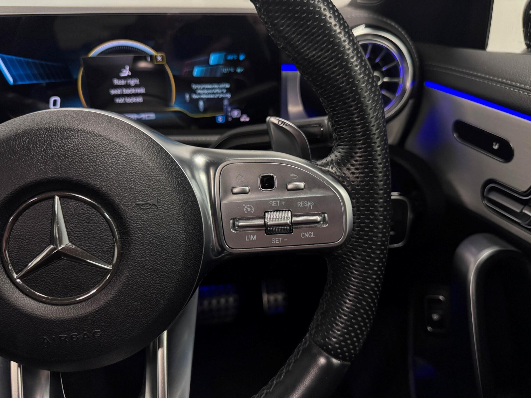 Mercedes-Benz Cla view 12