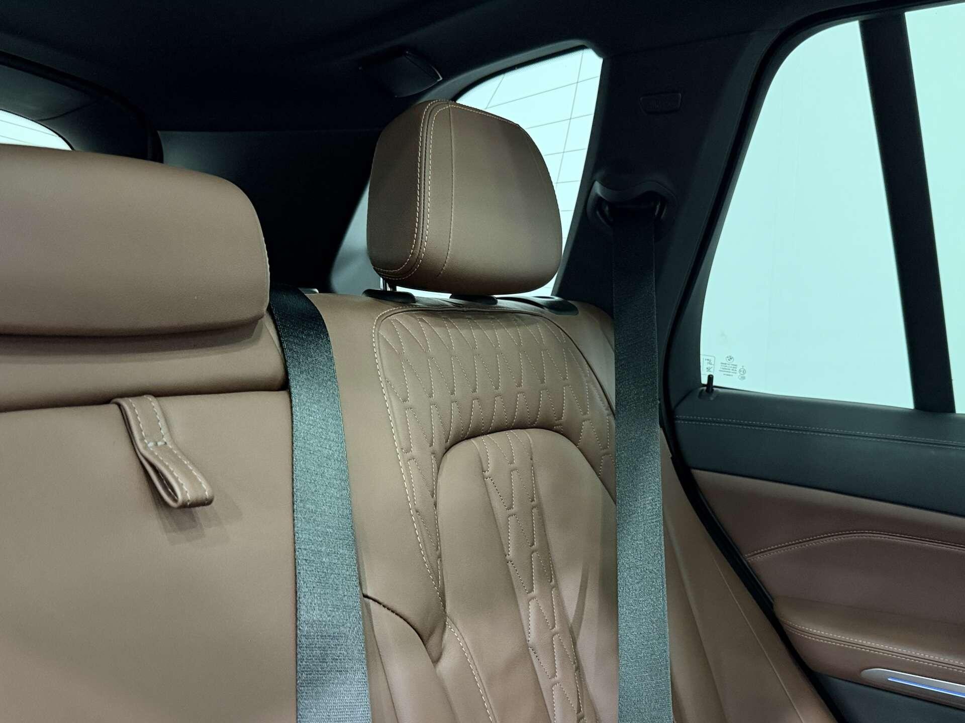 BMW X5 view 13