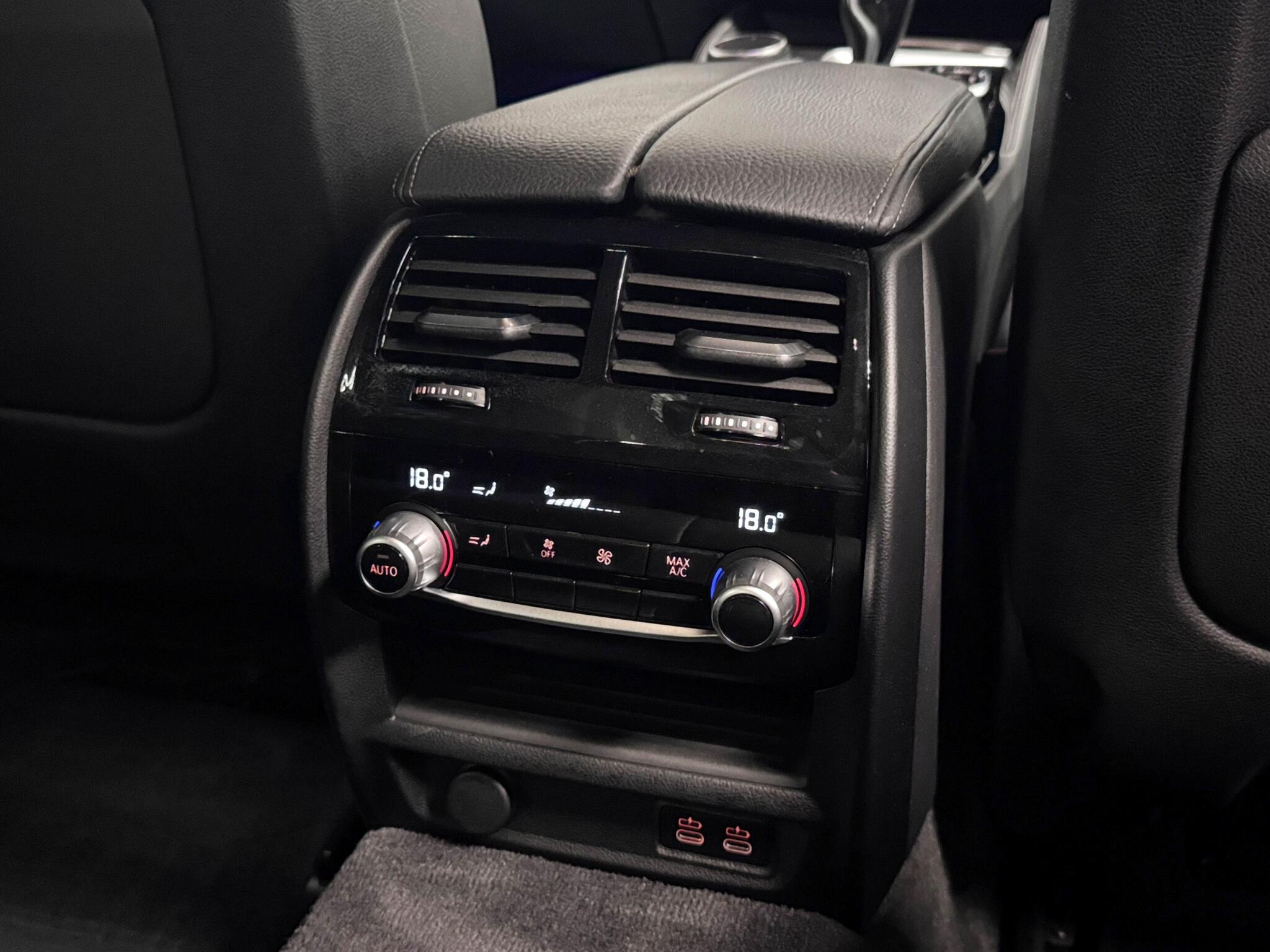 BMW 5 Series view 16