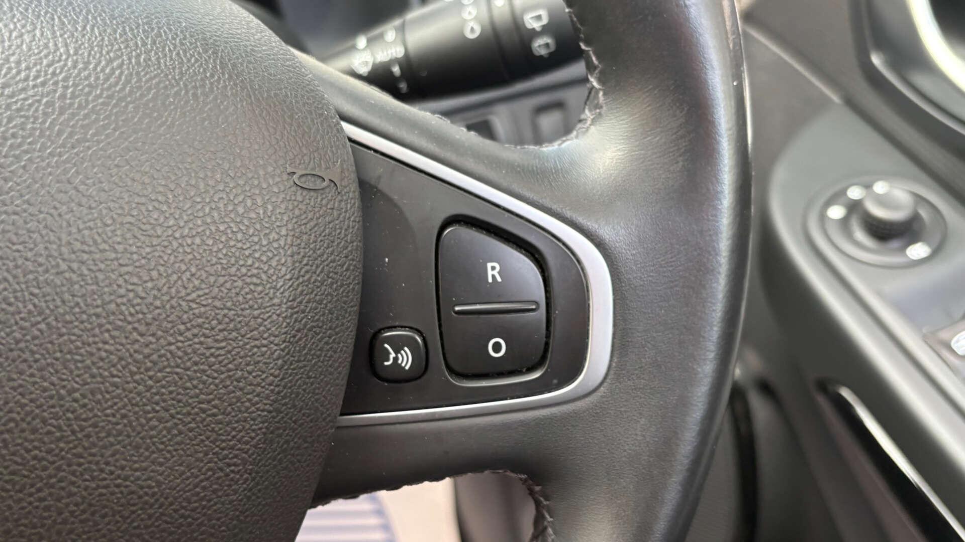 Renault Clio view 18