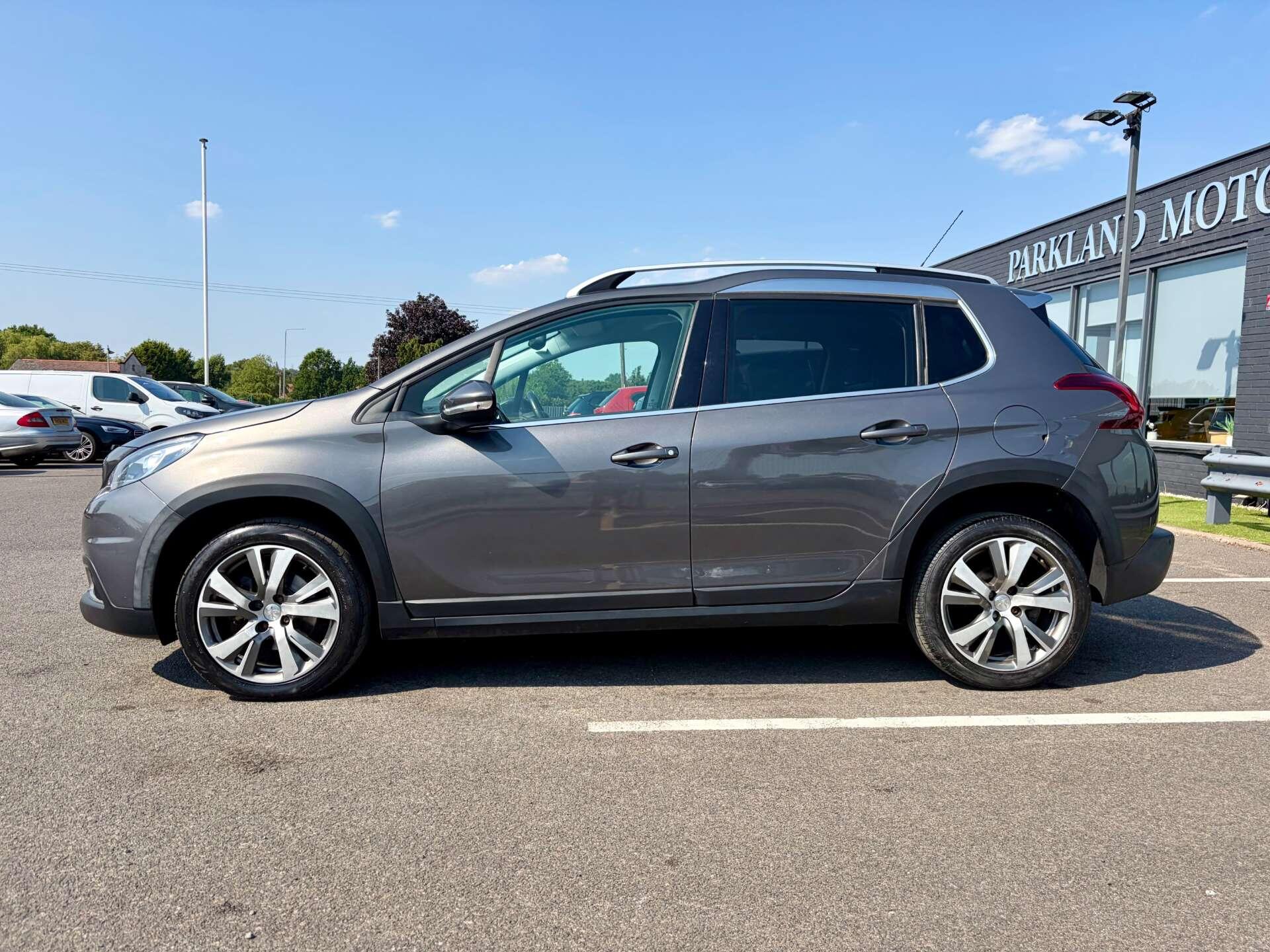 Peugeot 2008 view 5