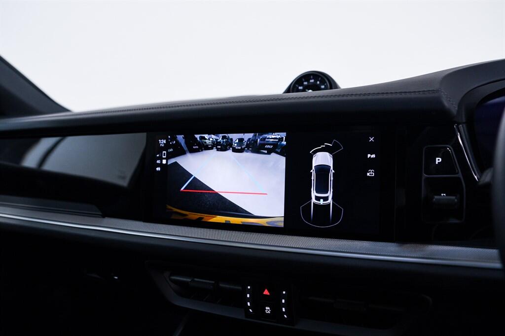 Porsche Cayenne view 34