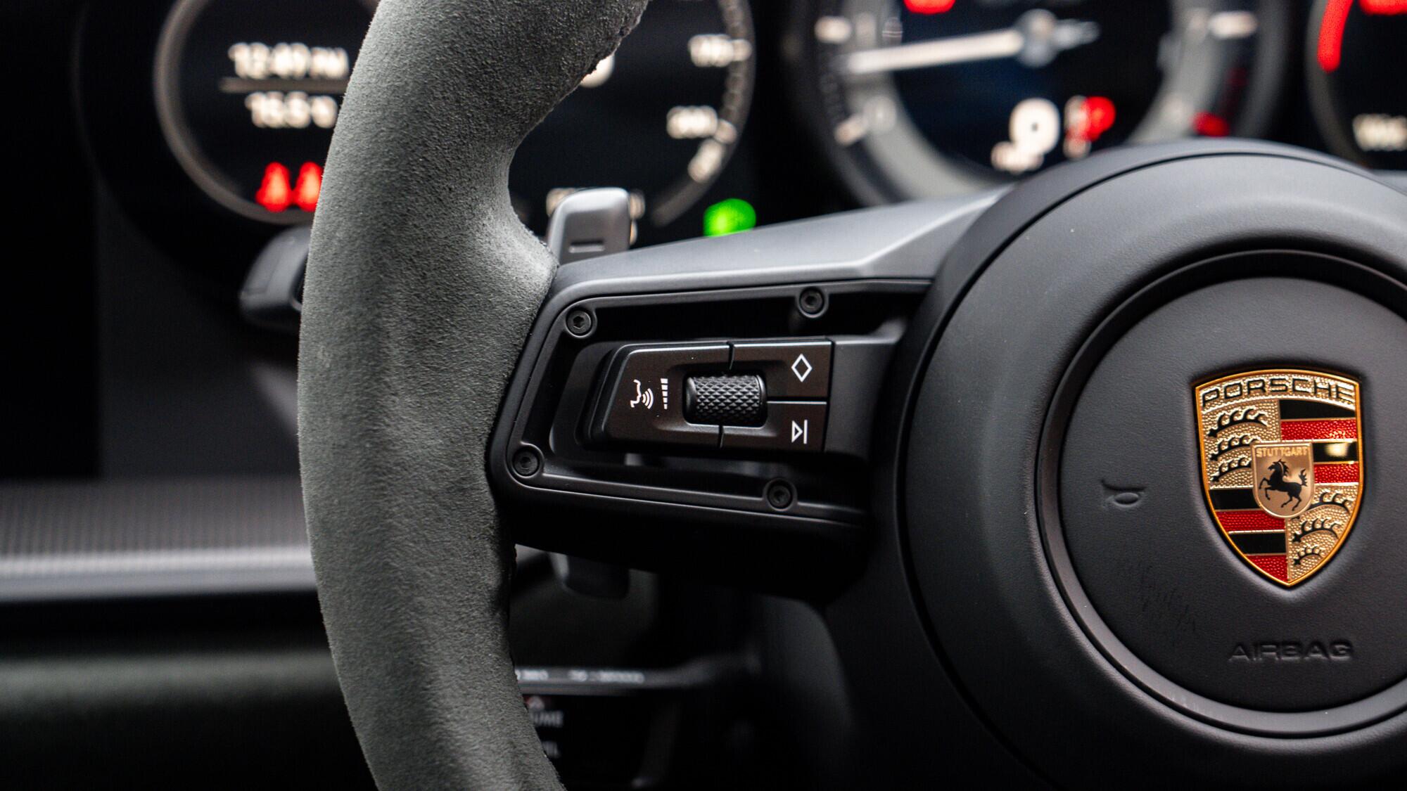 Porsche 911 view 21