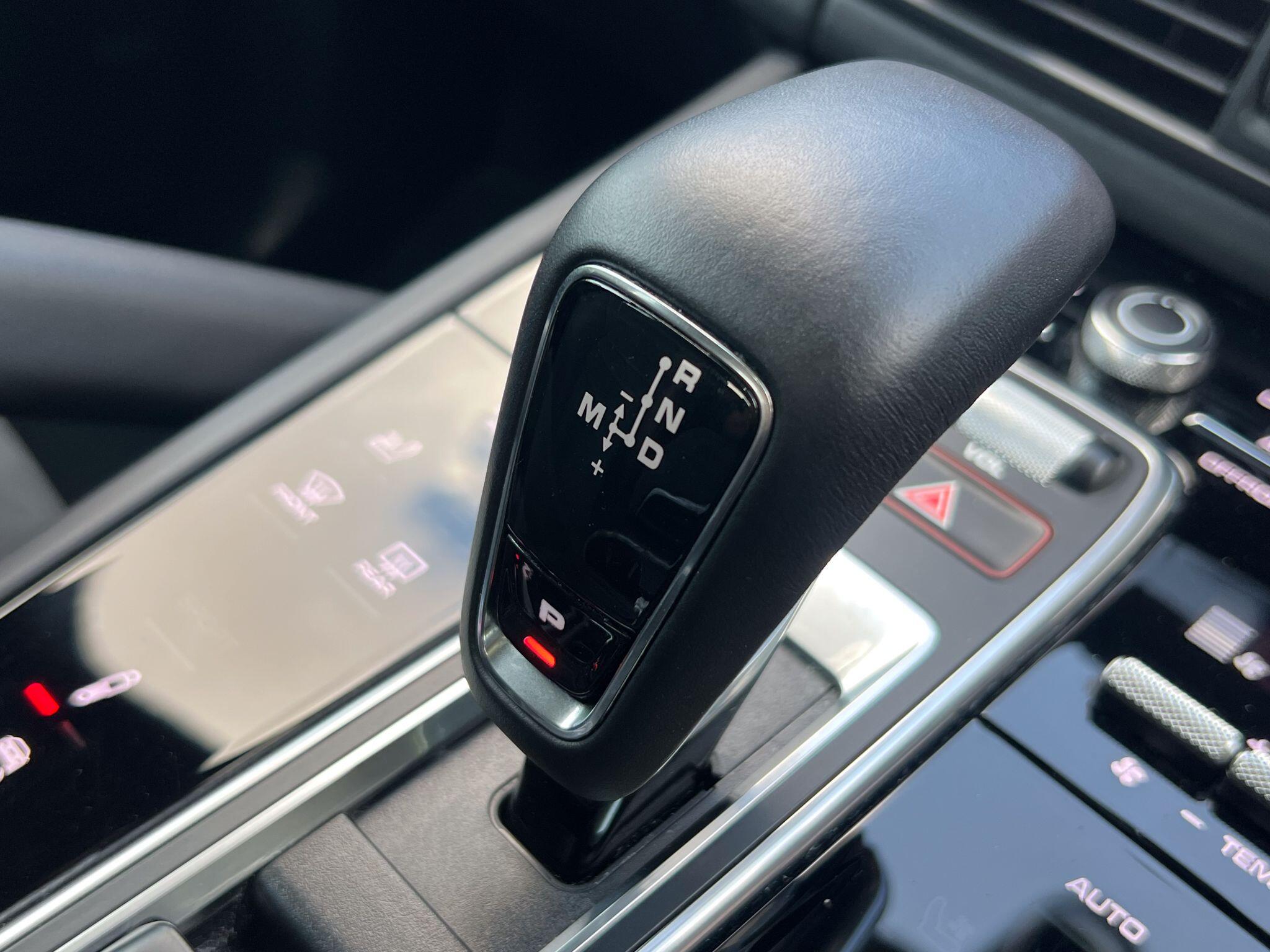 Porsche Cayenne view 29