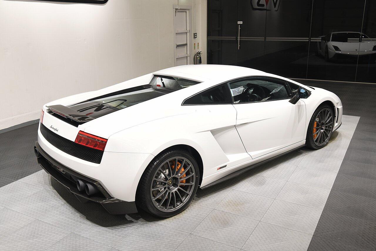 Lamborghini Gallardo view 28