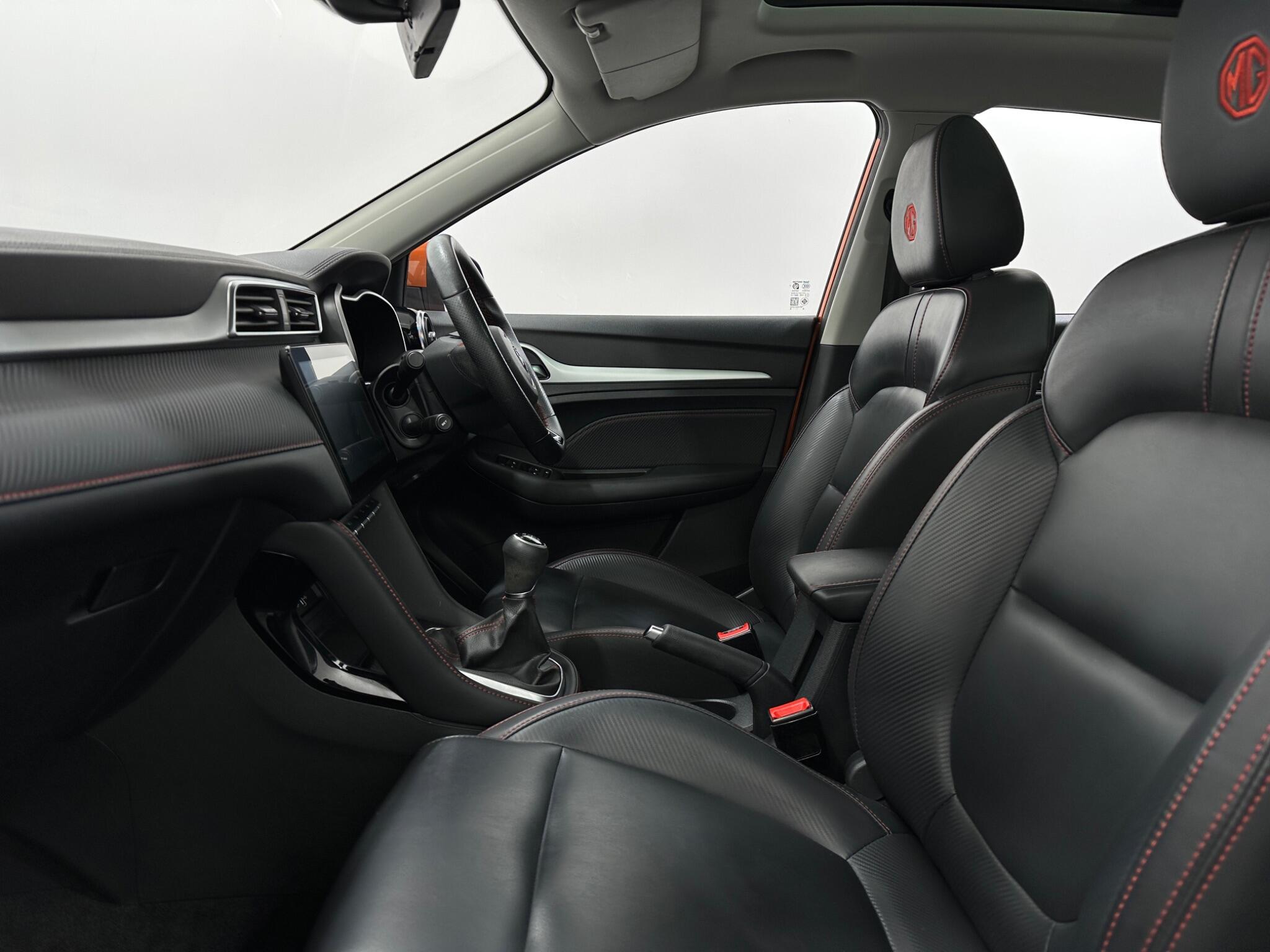 MG ZS view 34