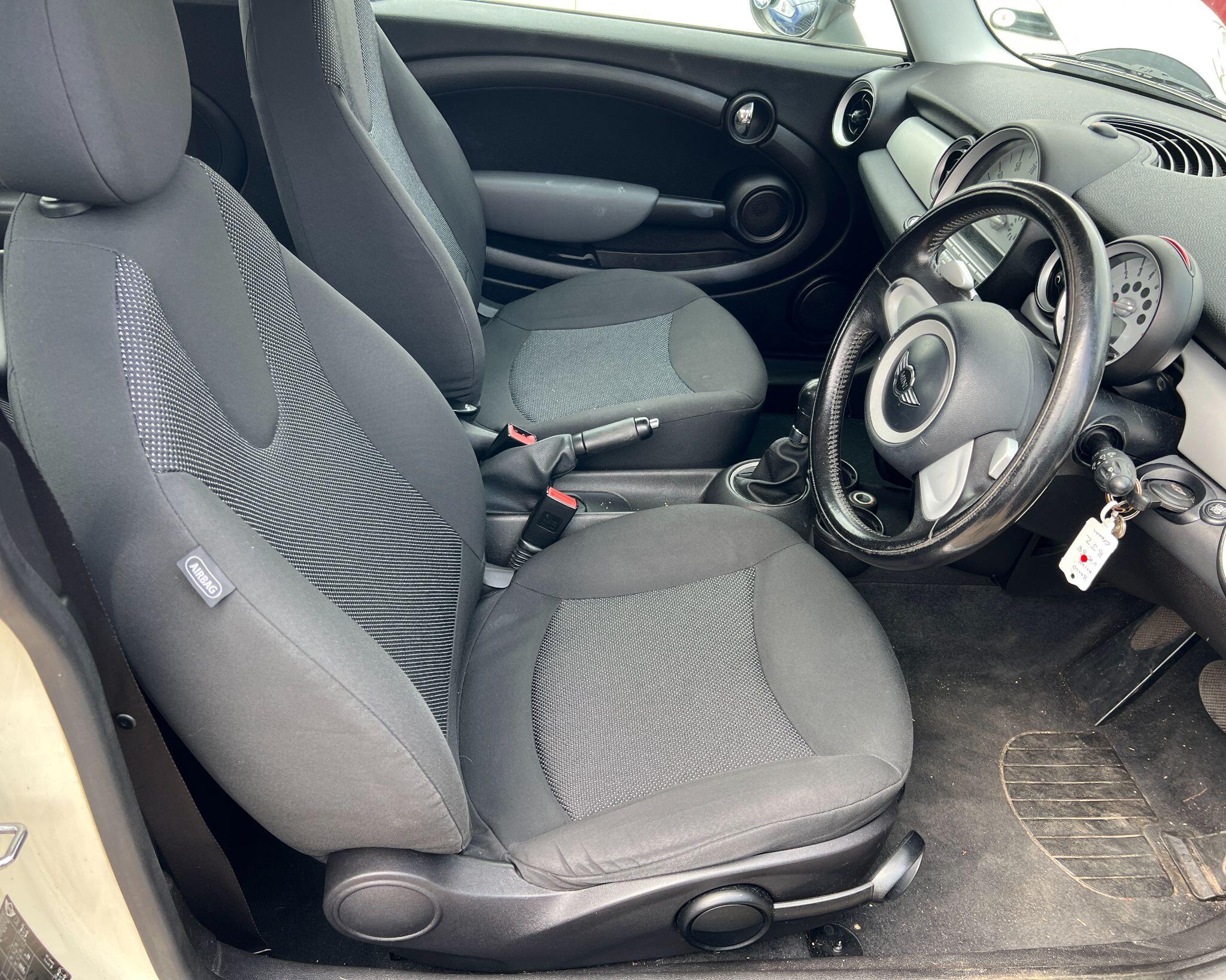 Mini Hatch view 18