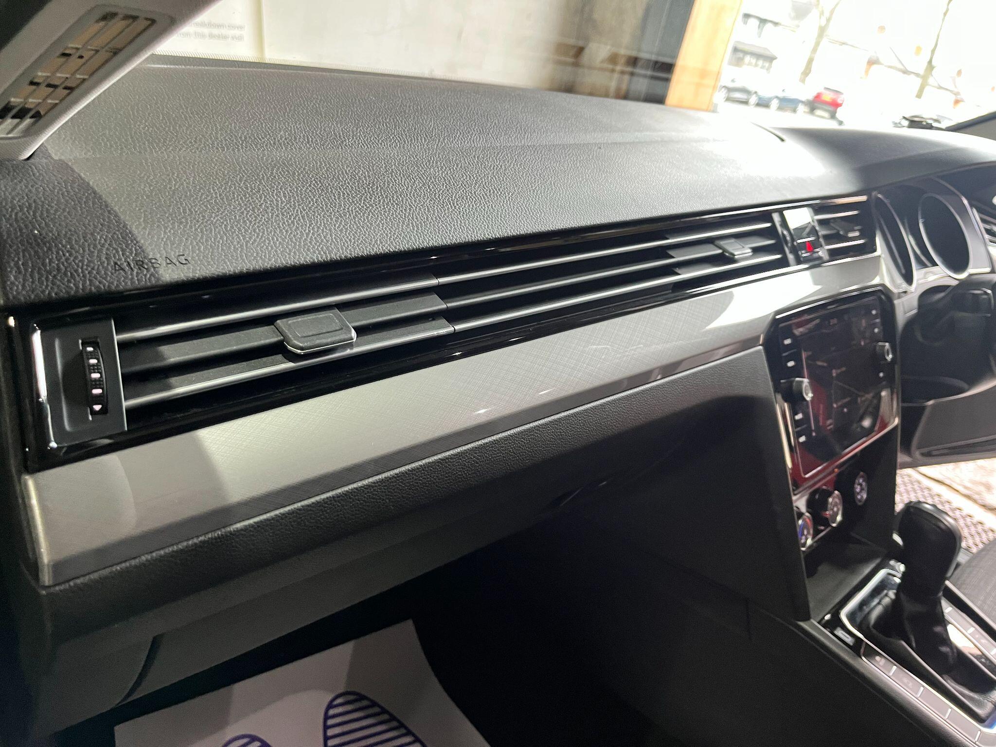 Volkswagen Passat view 50