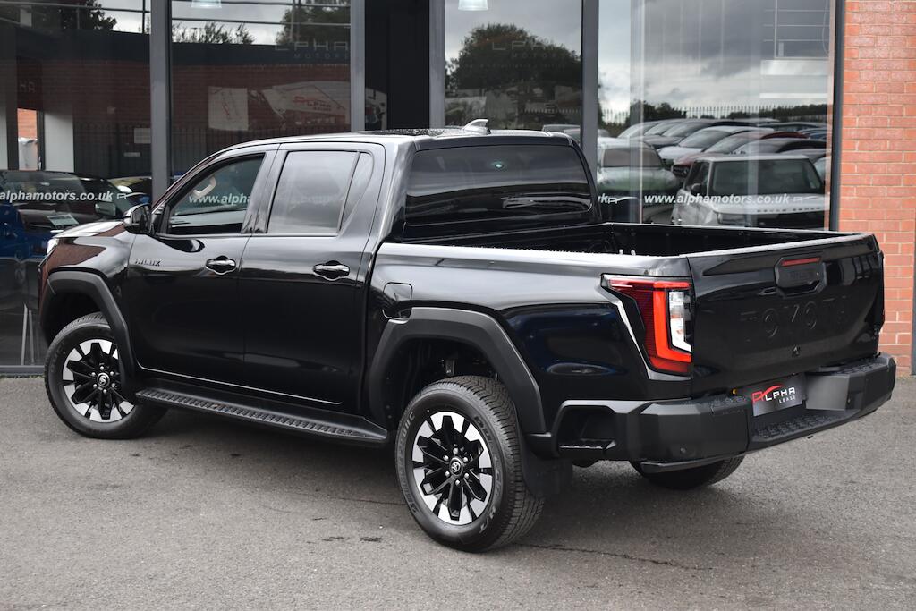 Toyota Hilux view 2