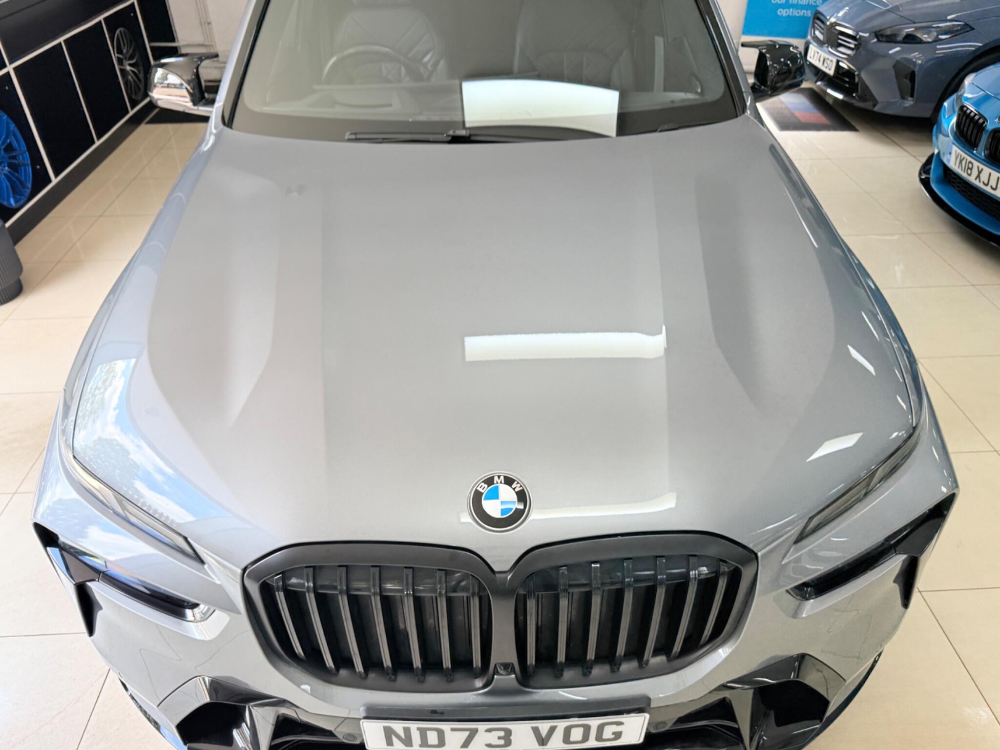 BMW X7 view 24