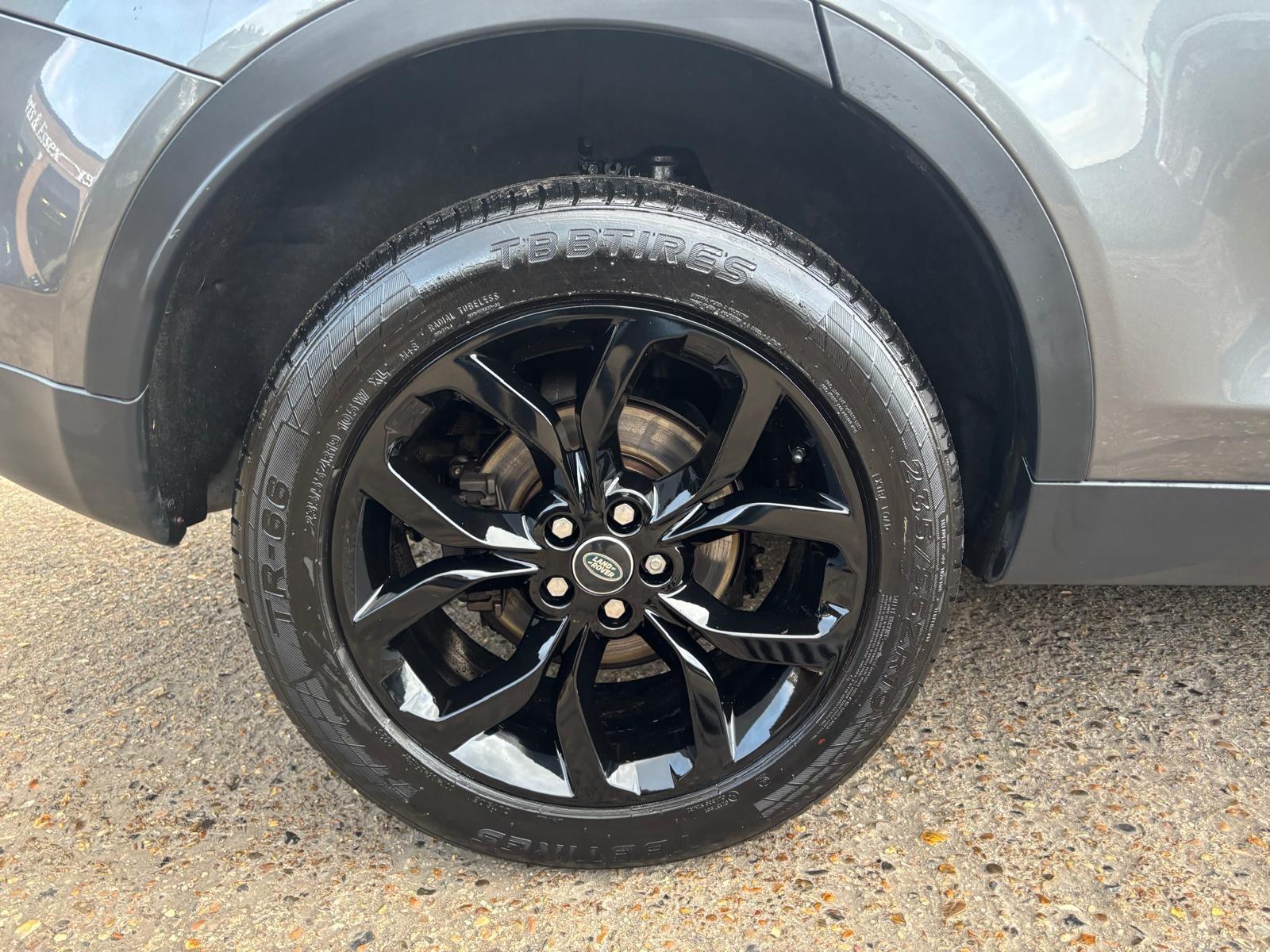 Land Rover Discovery Sport view 25