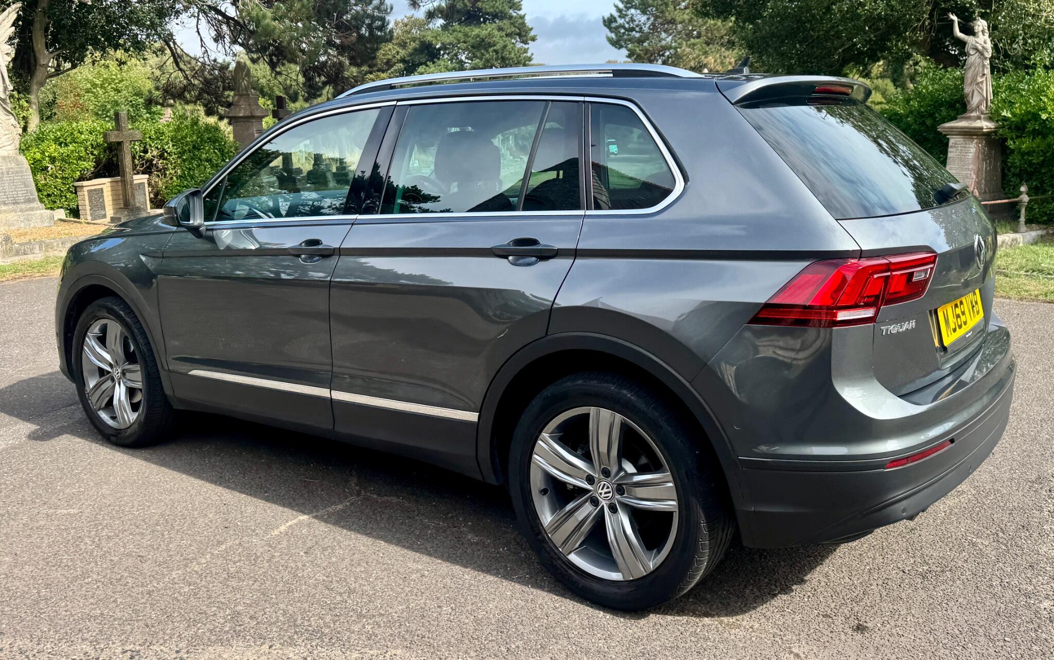 Volkswagen Tiguan view 12