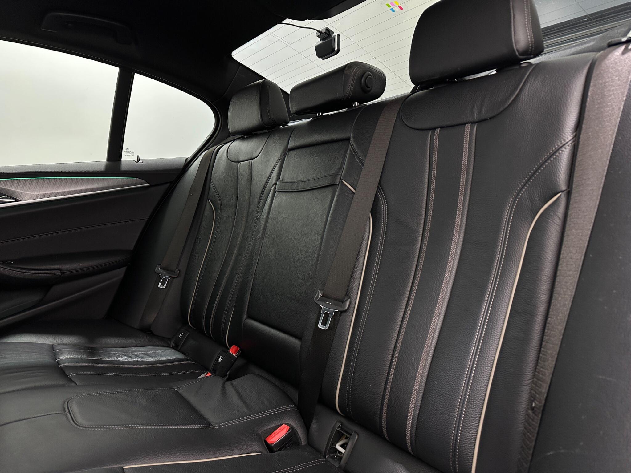 BMW 5 Series view 39