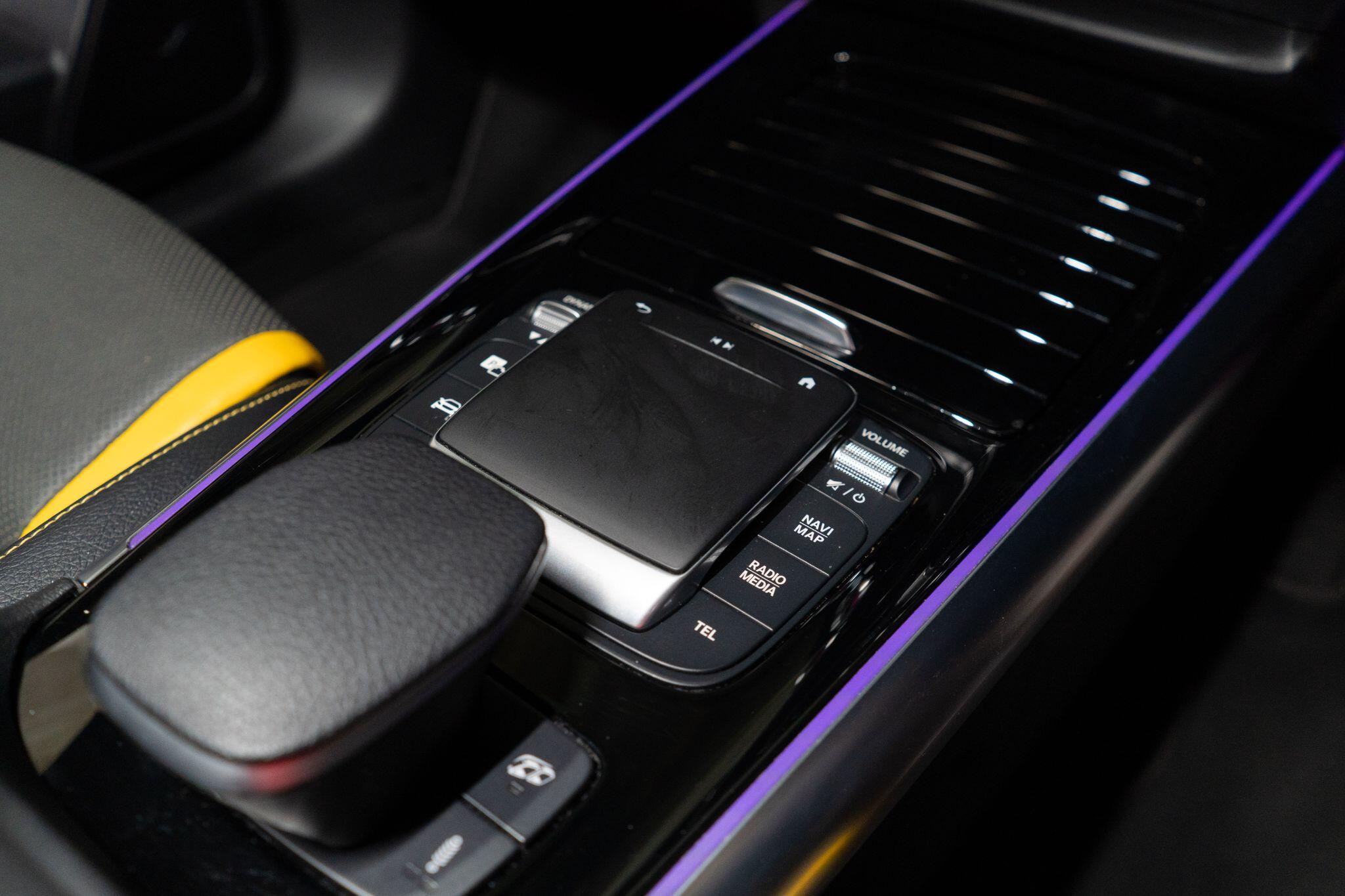 Mercedes-Benz Gla view 30