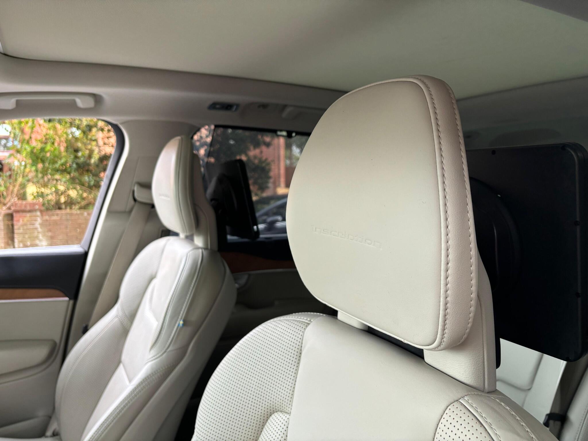 Volvo XC90 view 28