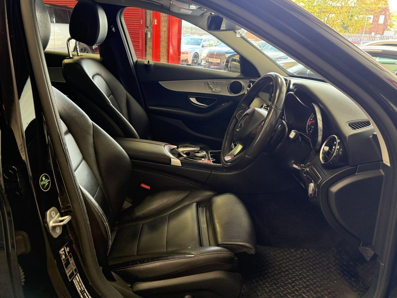 Mercedes-Benz C-Class view 31