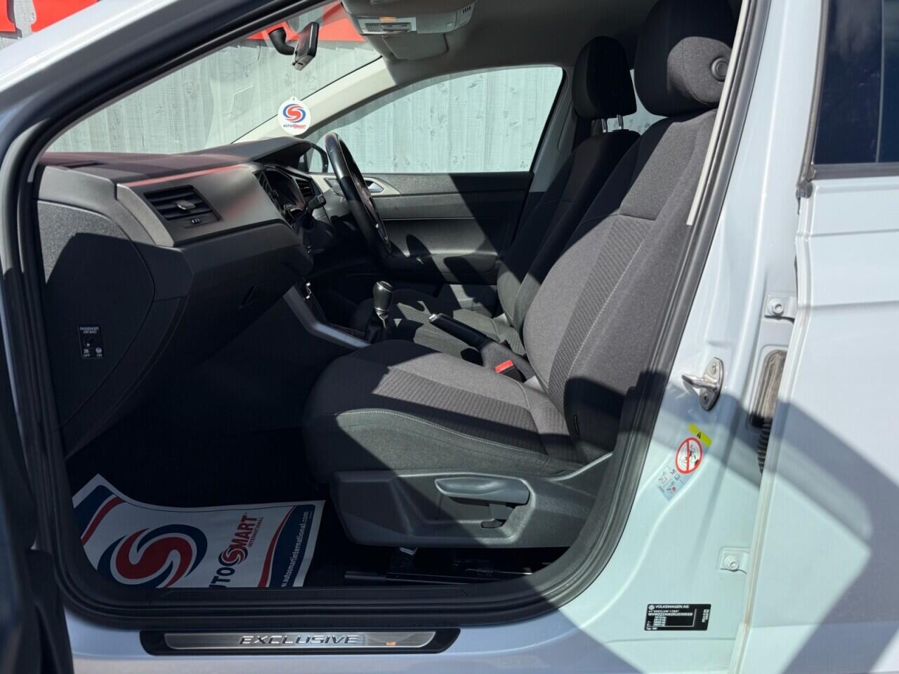 Volkswagen Polo view 2