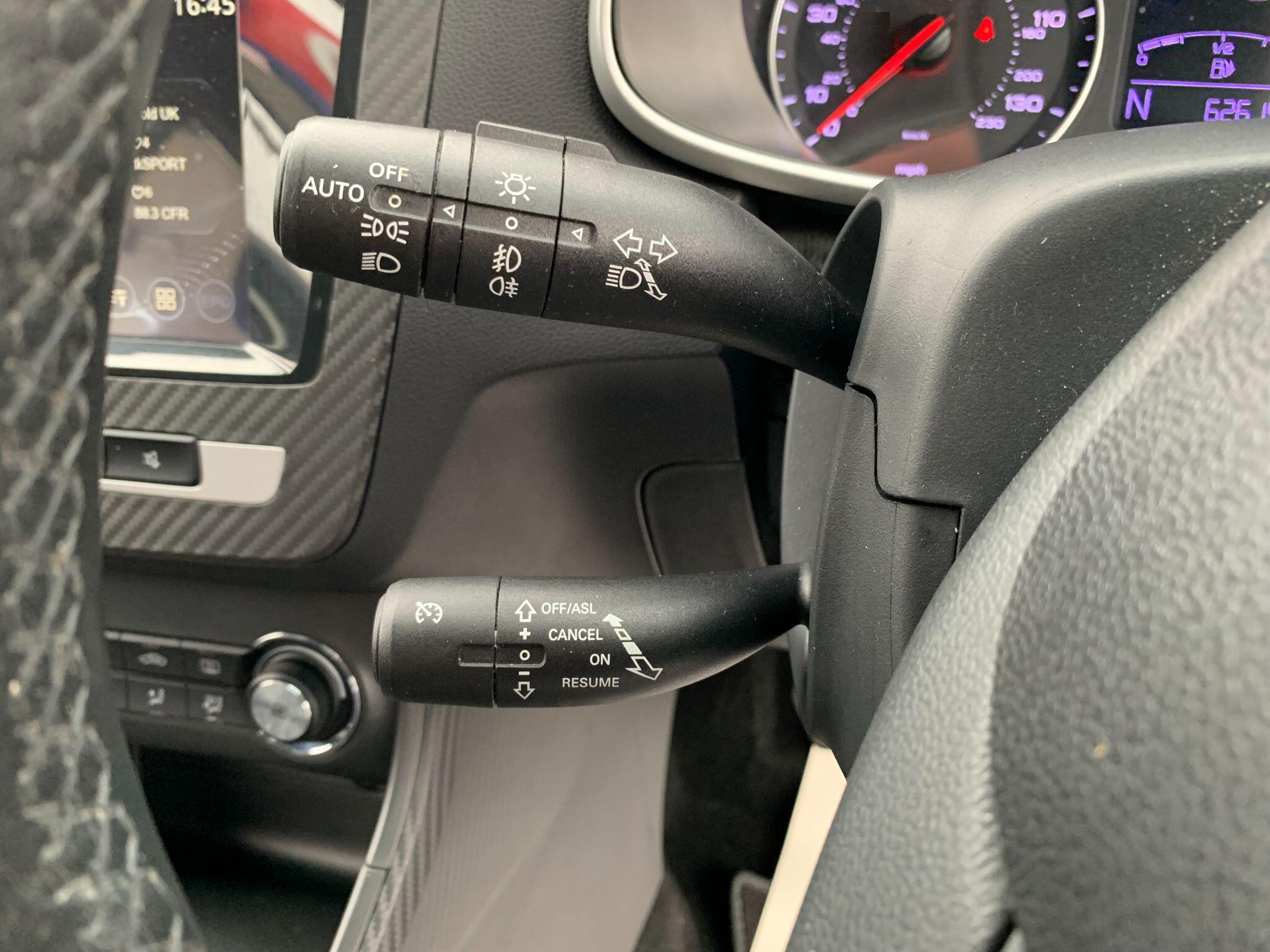 MG MG ZS view 34